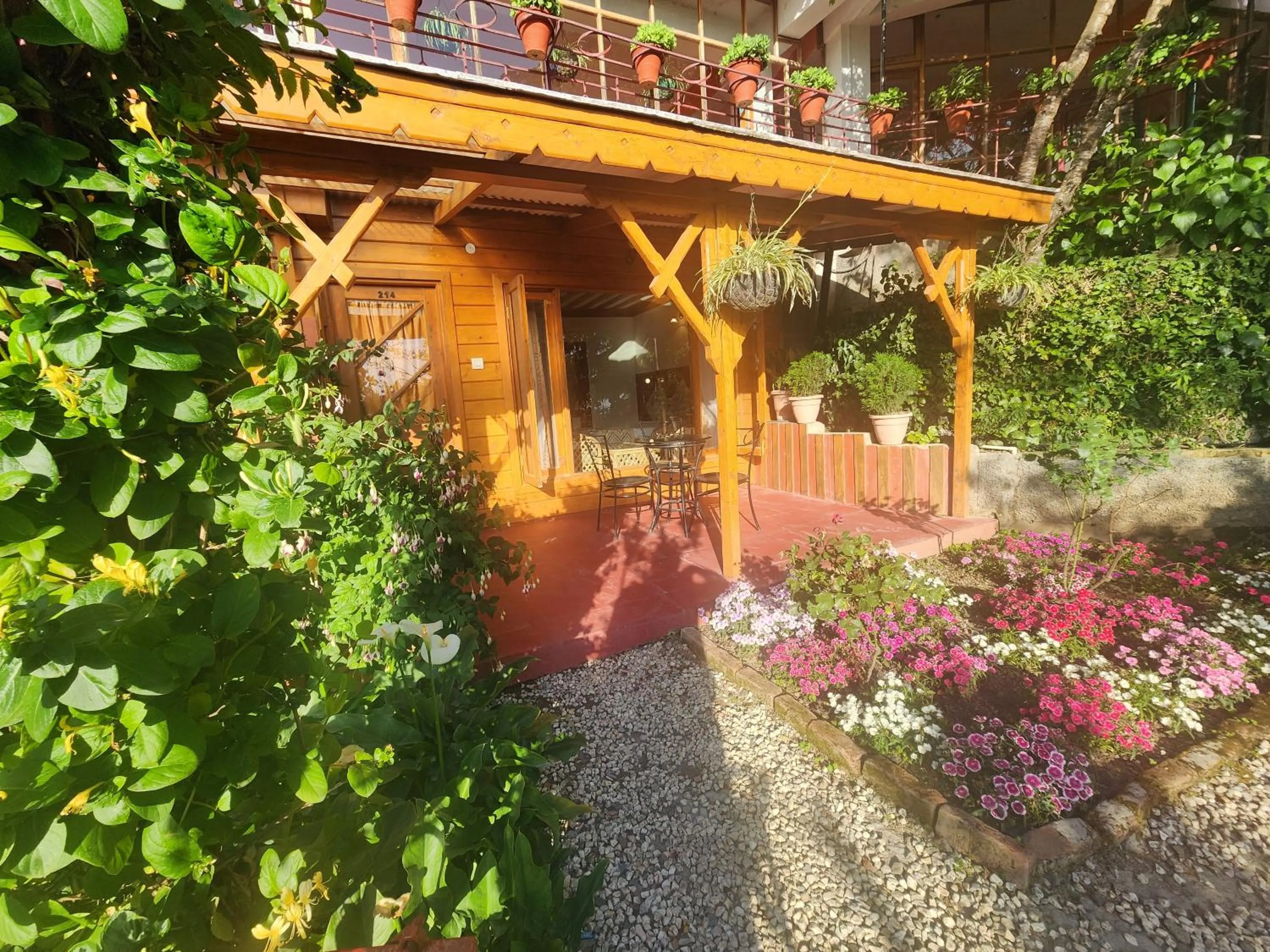 Garden in The Chalets Naldehra
