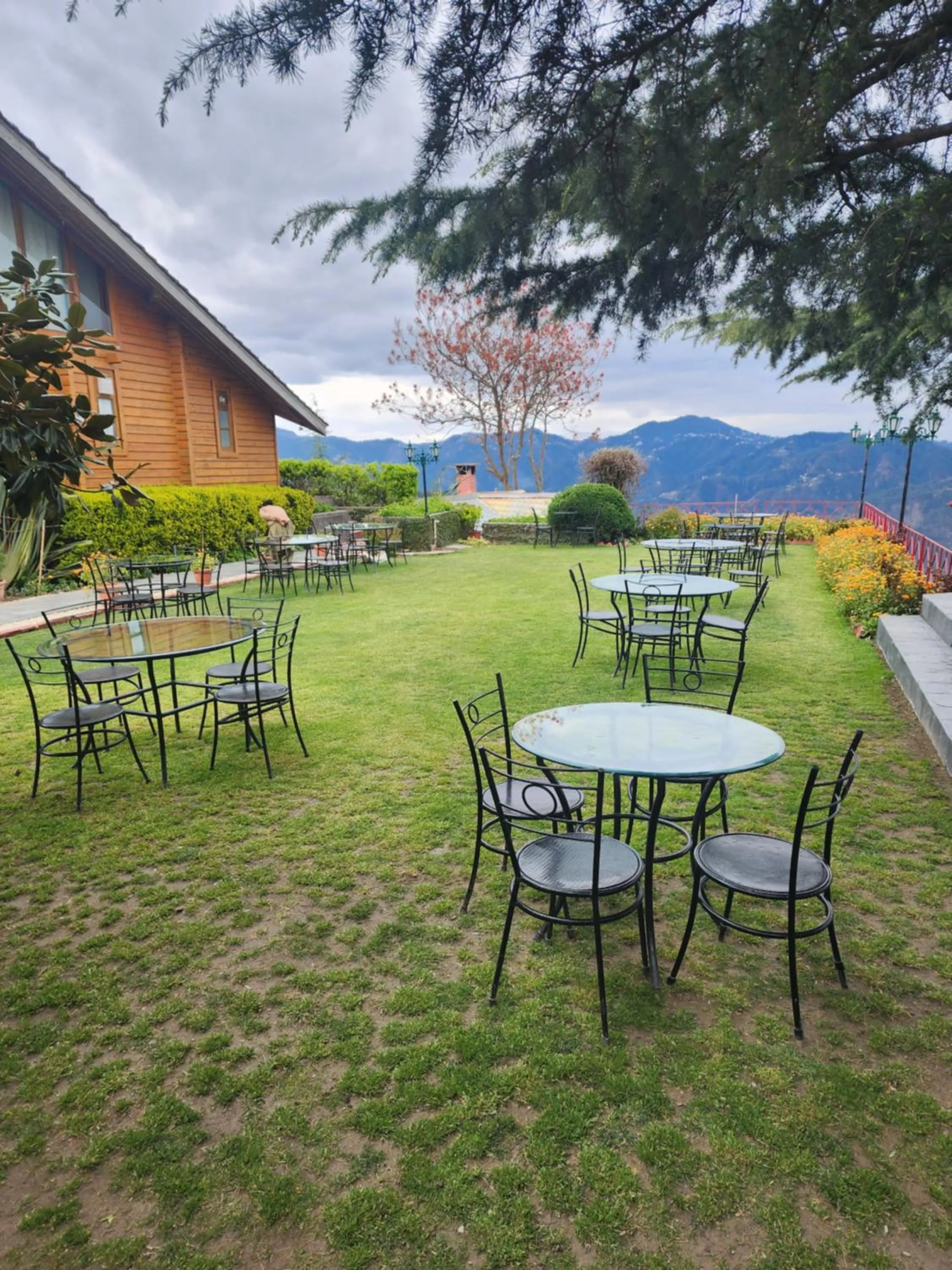 Garden in The Chalets Naldehra