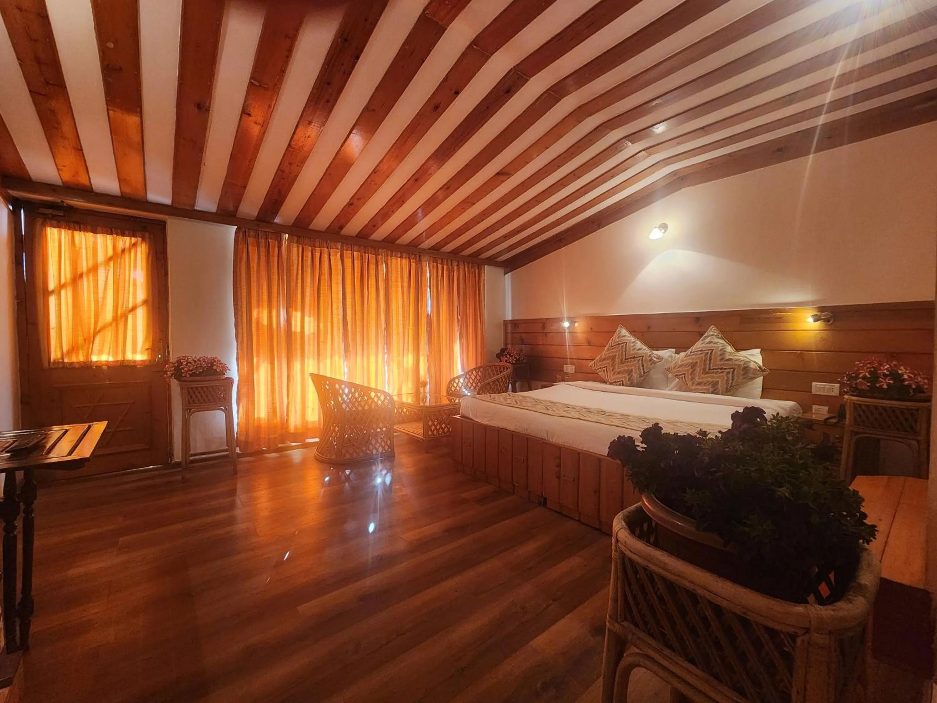 Bedroom, Bed in The Chalets Naldehra