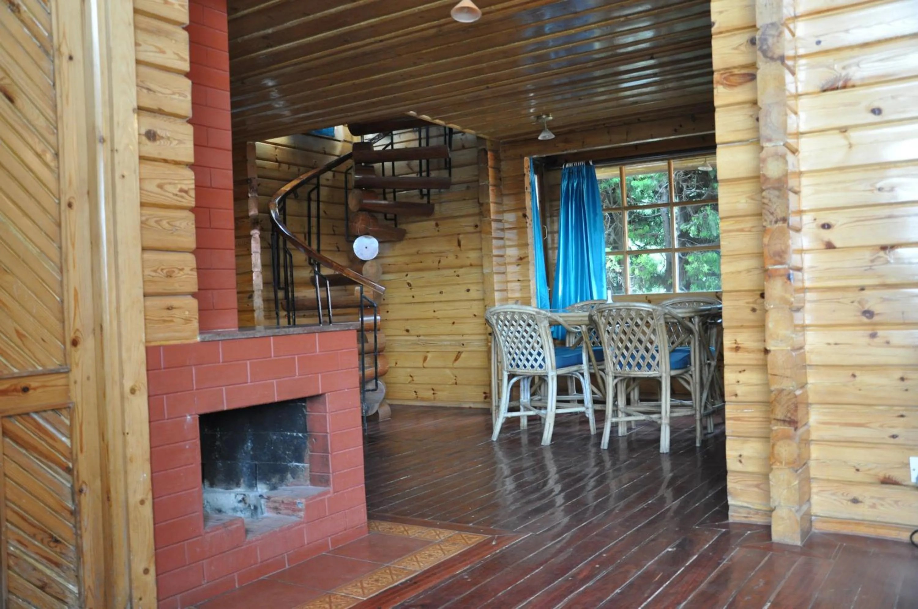 Photo of the whole room in The Chalets Naldehra