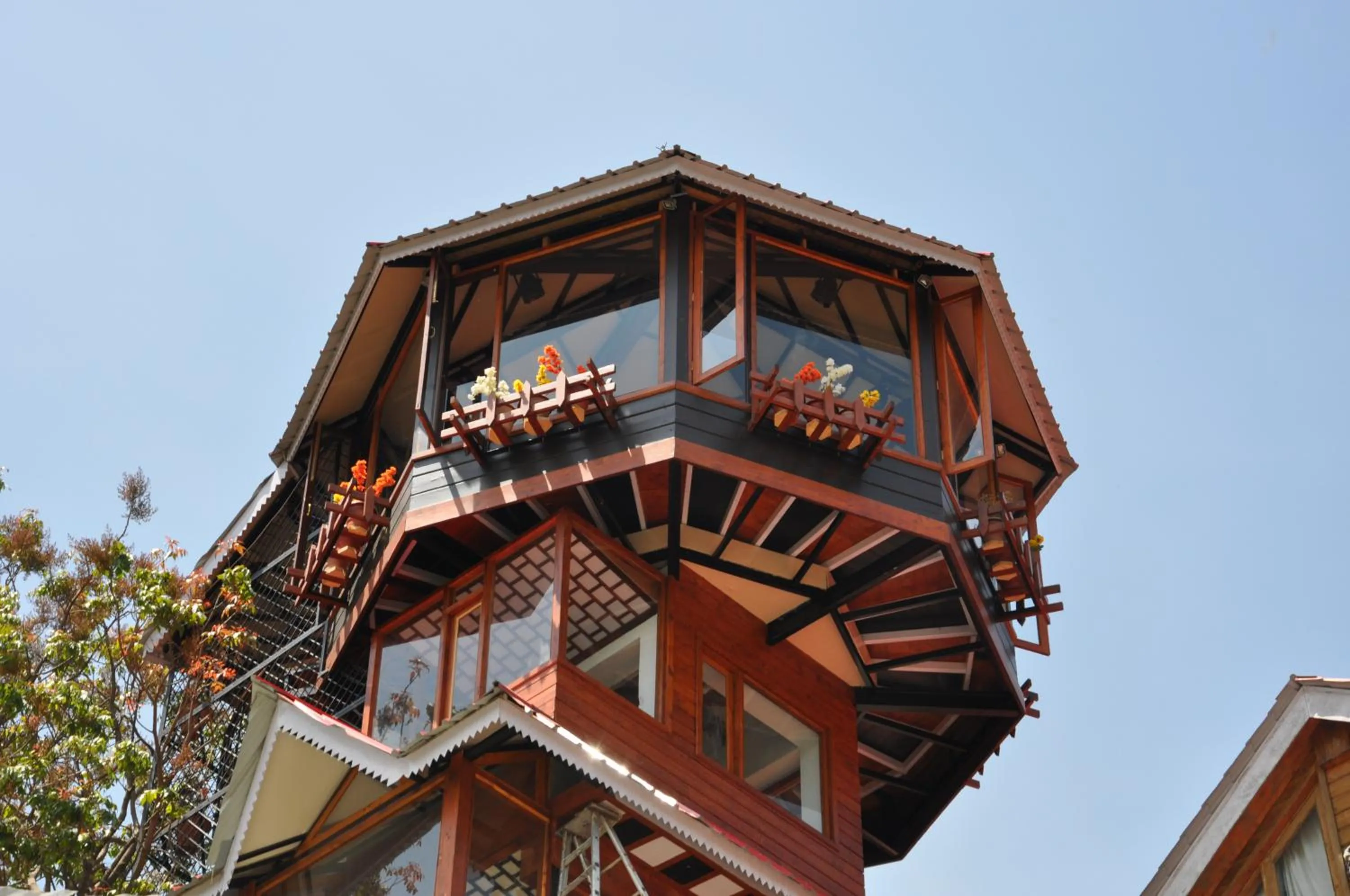 Restaurant/places to eat in The Chalets Naldehra