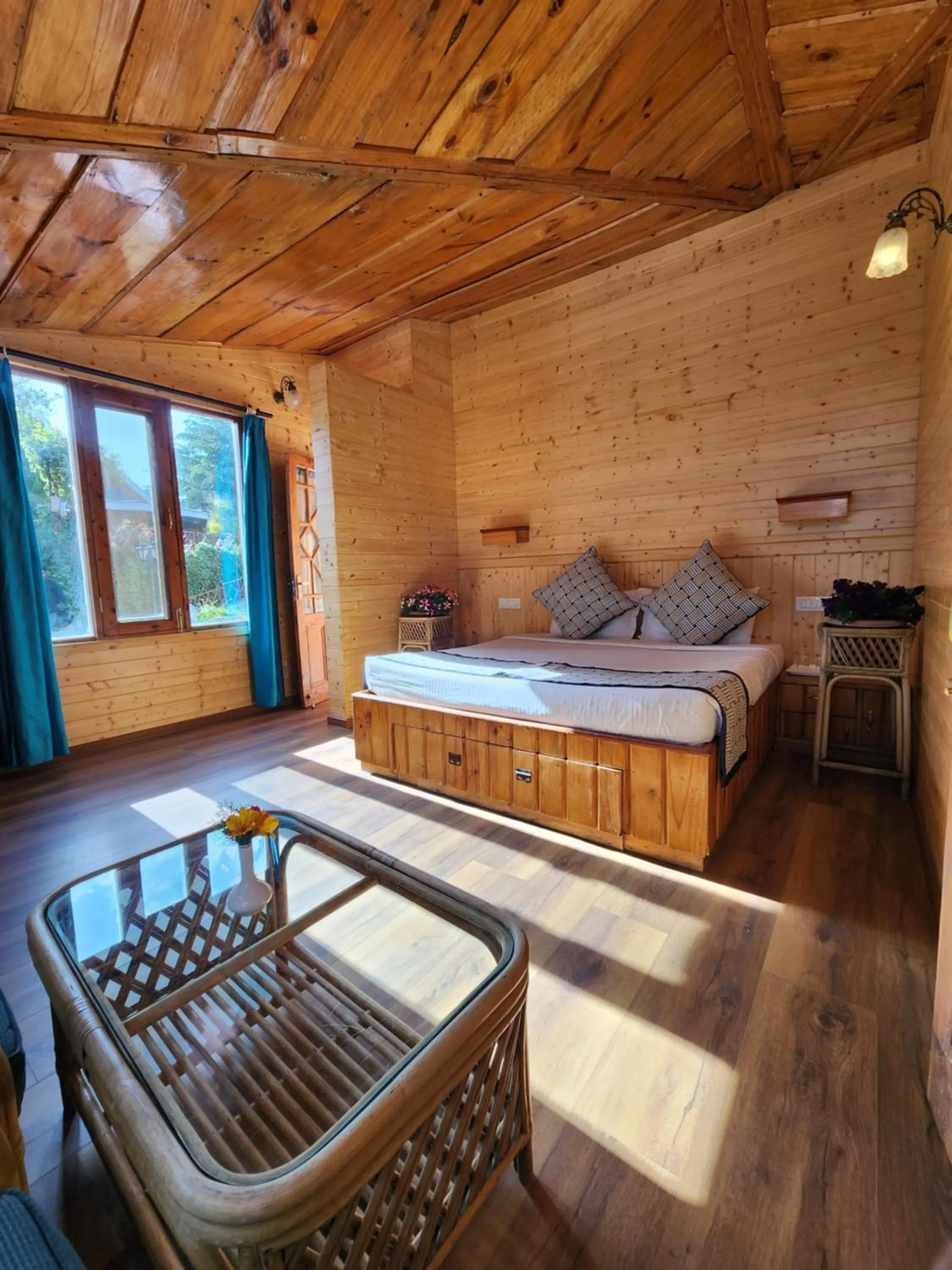 Bed in The Chalets Naldehra