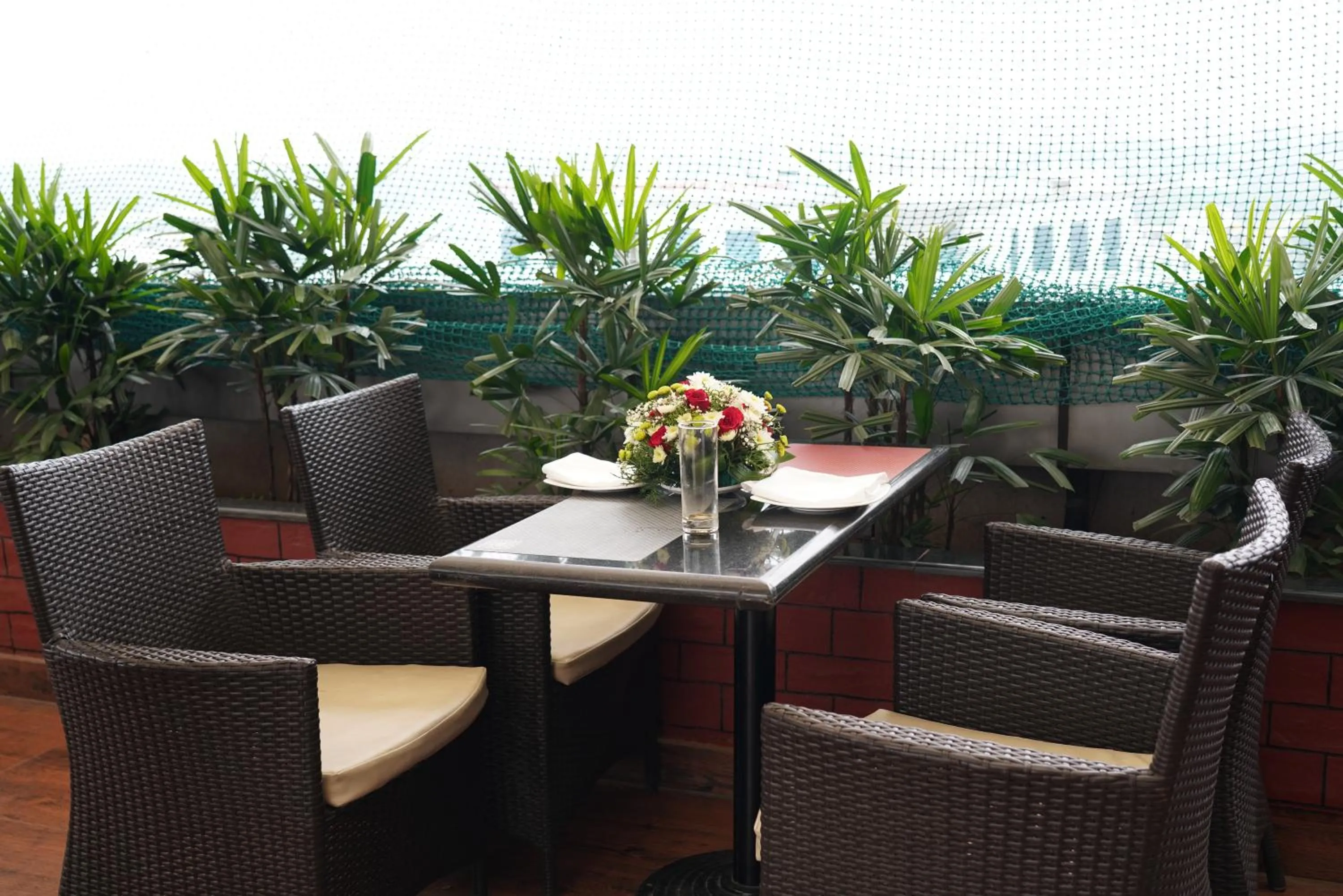 Lounge or bar in Fortune Select JP Cosmos, Bengaluru - Member ITC Hotels' Group