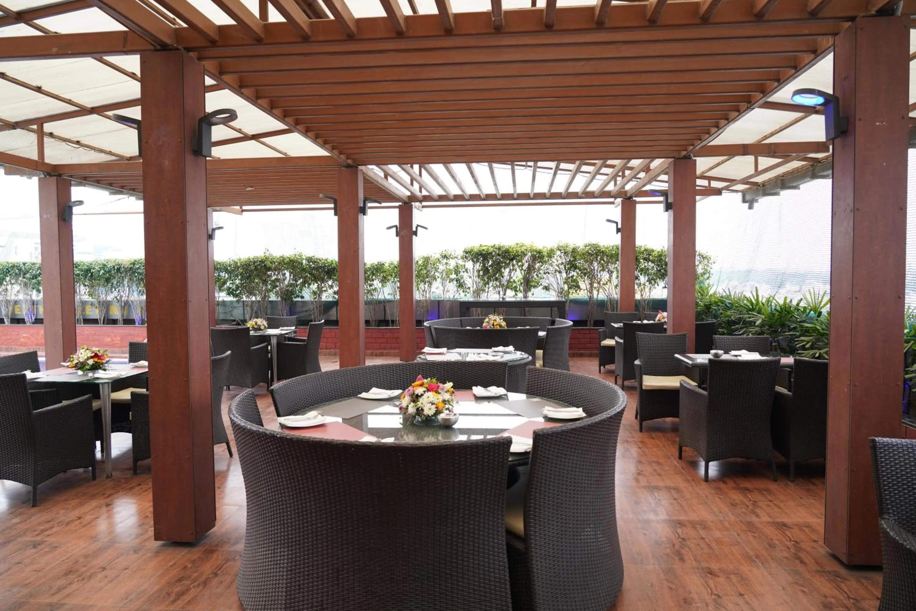 Lounge or bar in Fortune Select JP Cosmos, Bengaluru - Member ITC Hotels' Group