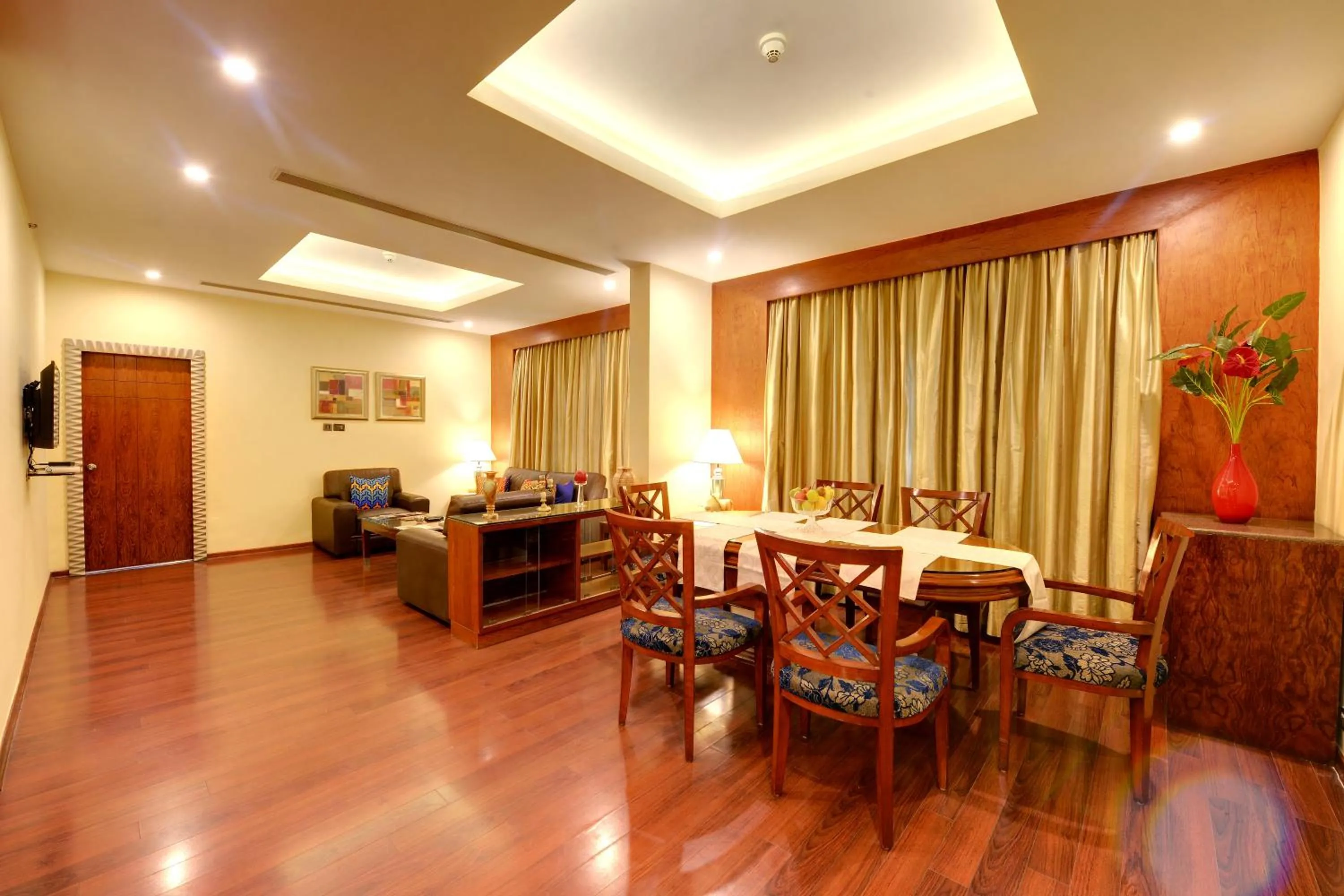 Dining area in Fortune Select JP Cosmos, Bengaluru - Member ITC Hotels' Group
