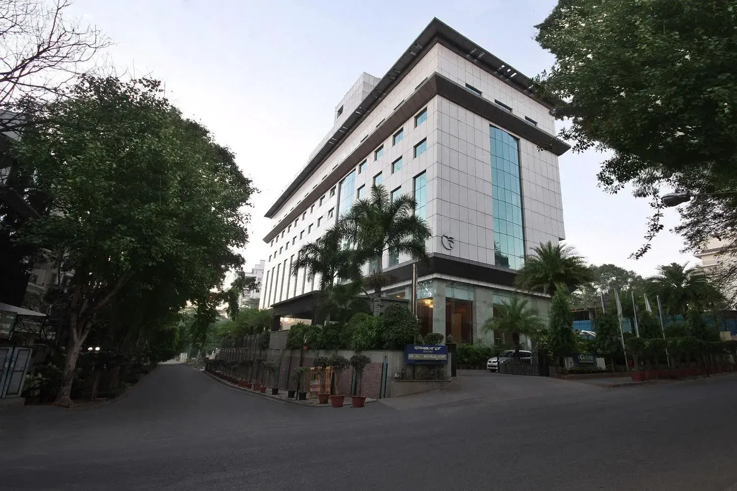 Fortune Select JP Cosmos, Bengaluru - Member ITC Hotels' Group Fortune Select JP Cosmos, Bengaluru - Member ITC Hotels' Group