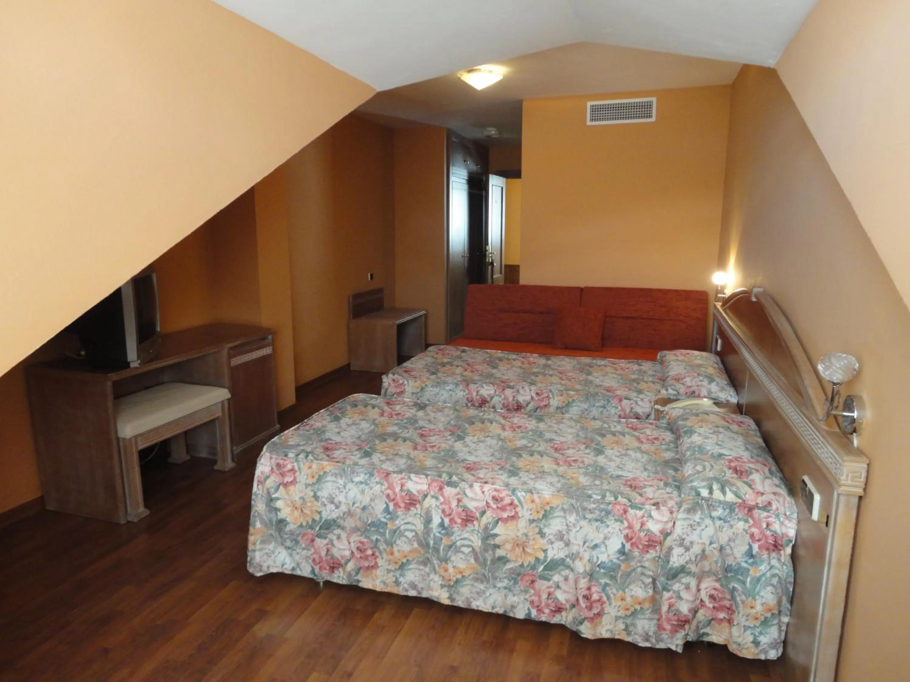 Photo of the whole room in Hotel Reino Nevado