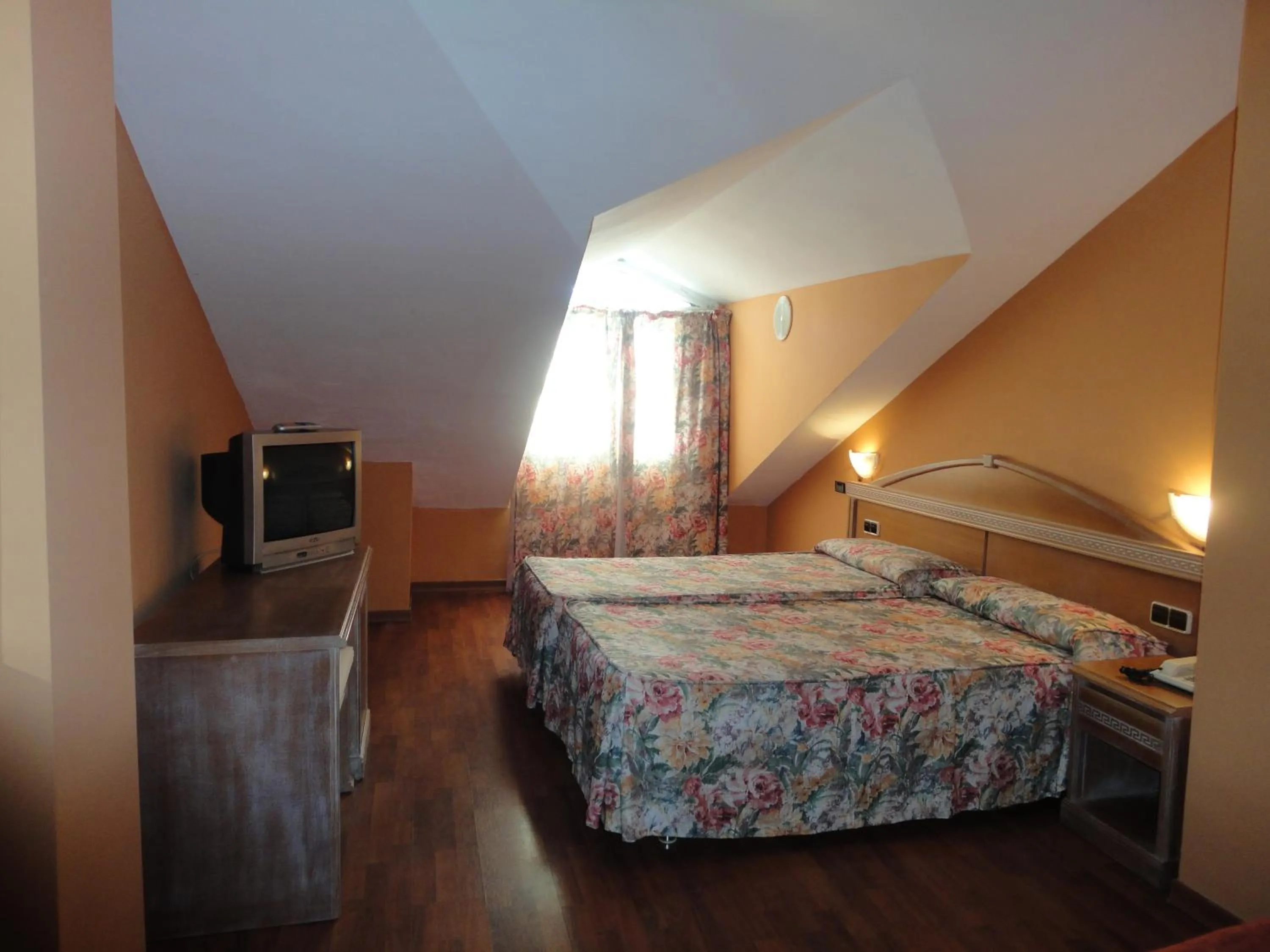 Photo of the whole room in Hotel Reino Nevado