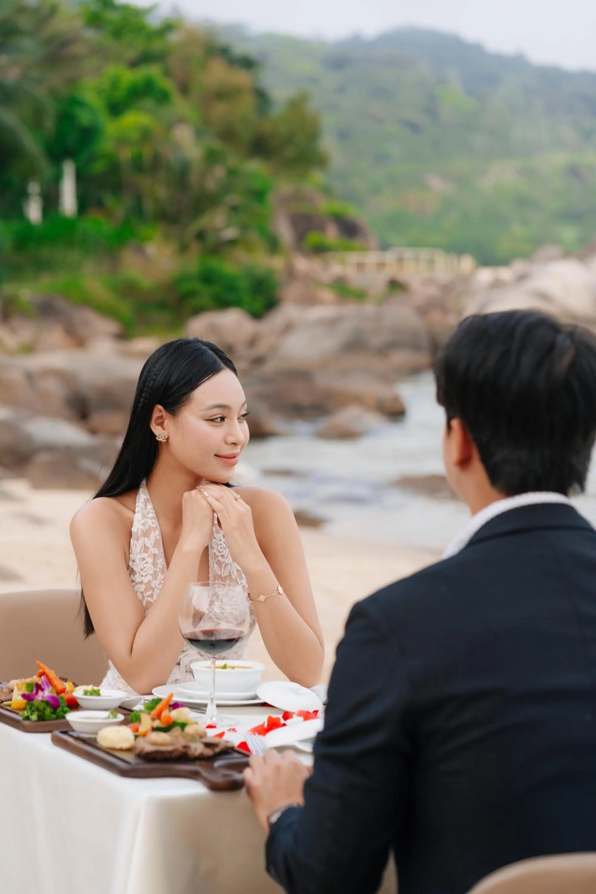 Food and drinks in Son Tra Beach Resort & Spa Danang