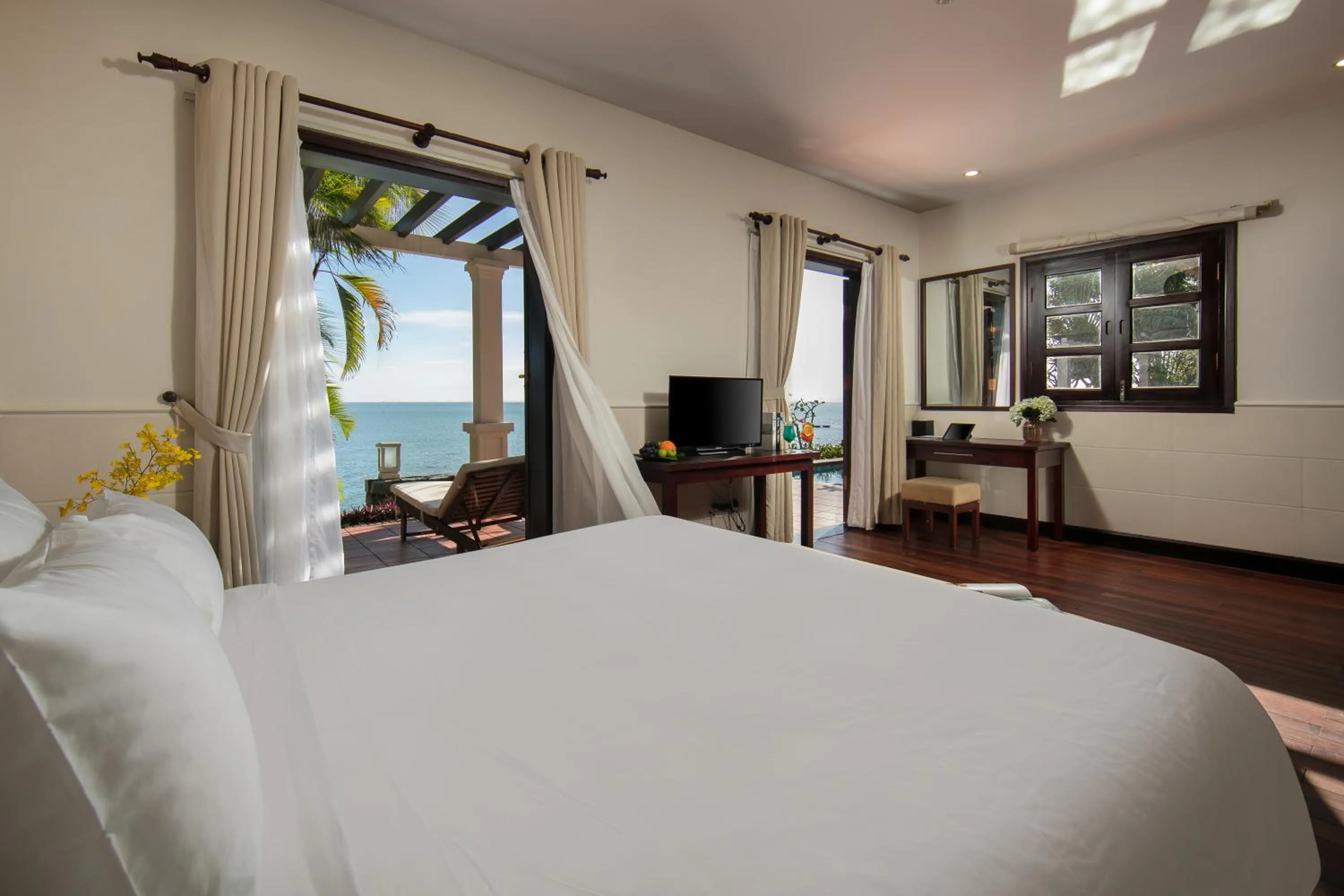 Bed in Son Tra Beach Resort & Spa Danang