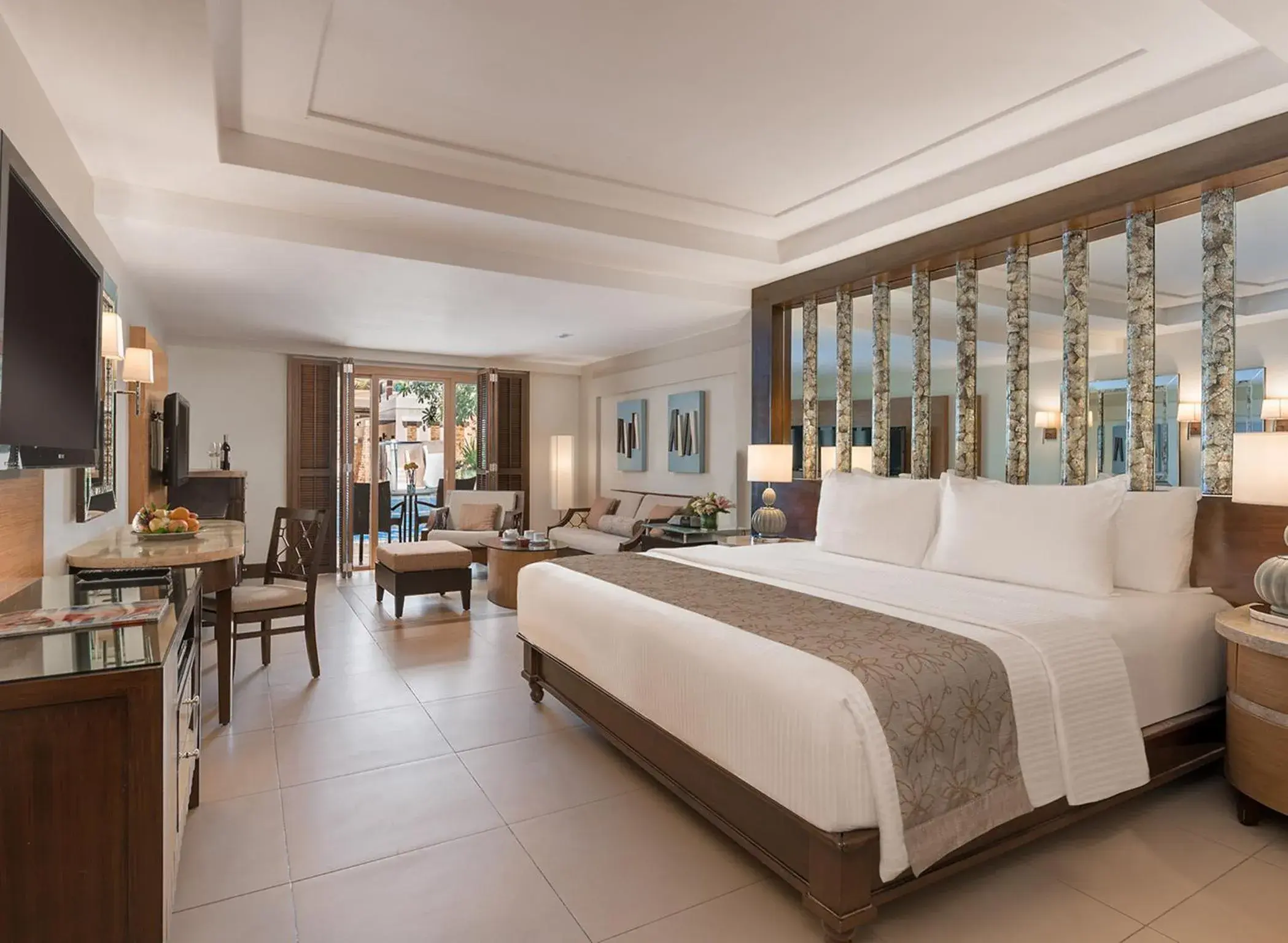 Junior Suite with Pool Access in Henann Regency Resort and Spa Junior Suite with Pool Access in Henann Regency Resort and Spa