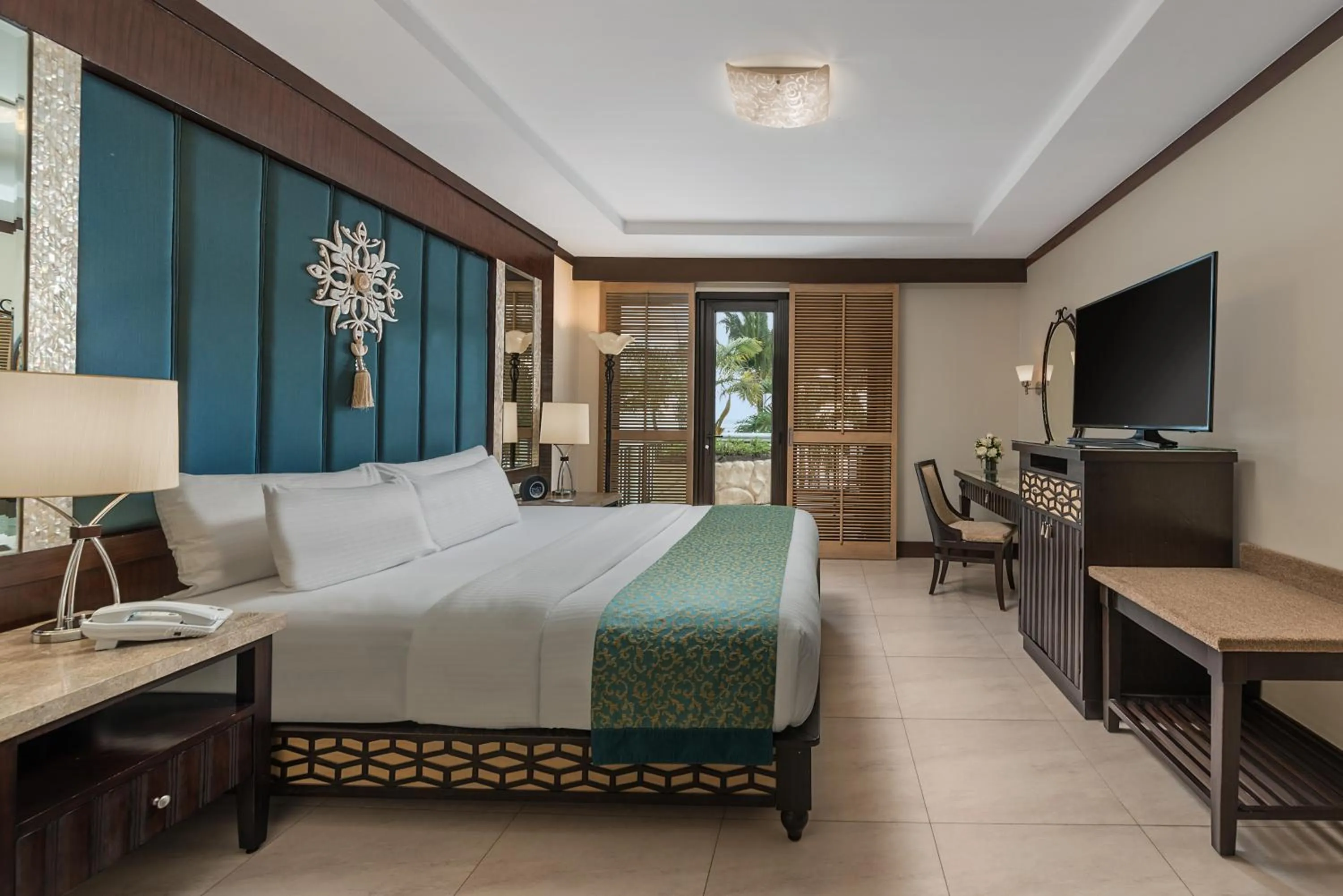 Bedroom, Bed in Henann Regency Resort and Spa