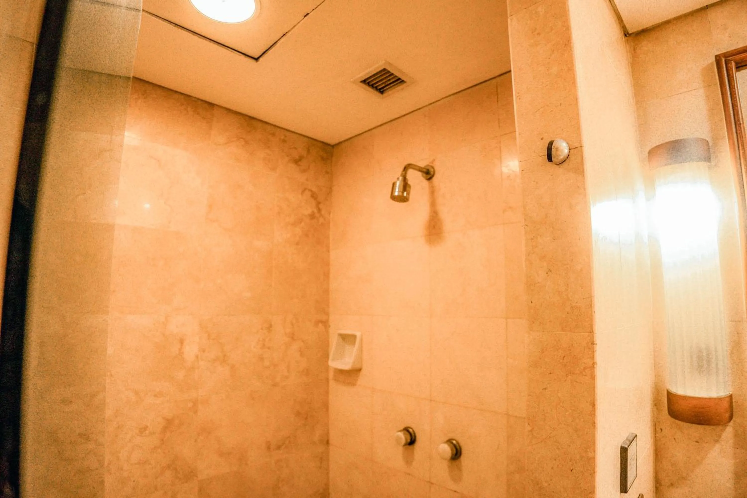 Shower in Kuta Paradiso Hotel