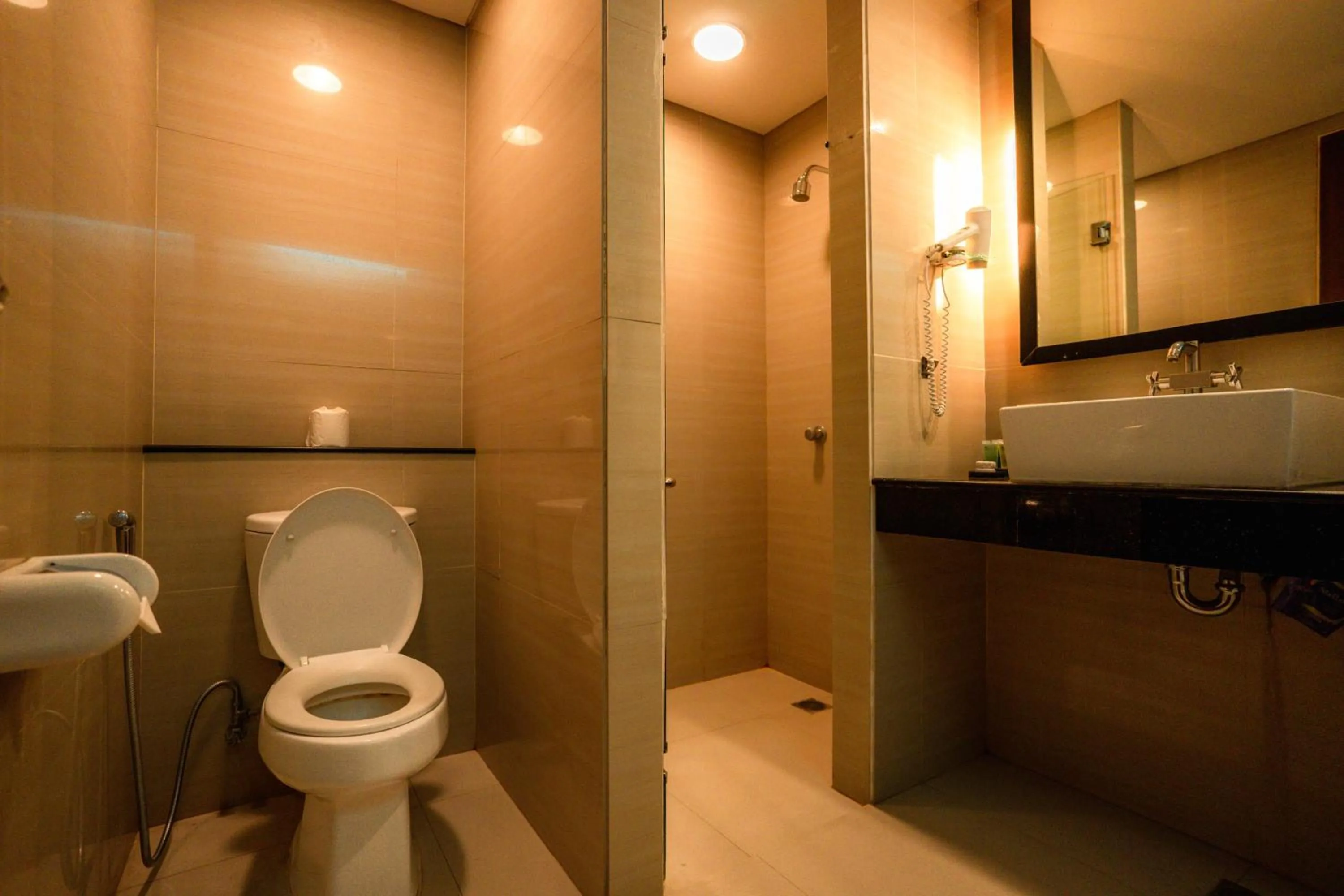 Toilet in Kuta Paradiso Hotel