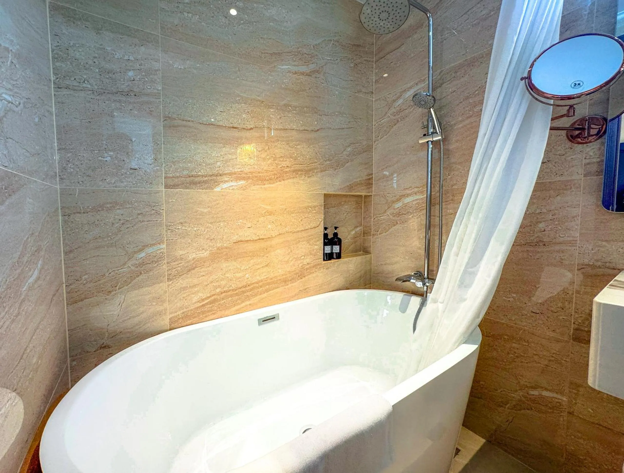 Bathroom in Bon Ami Hotel - Thiên Xuân Hotel