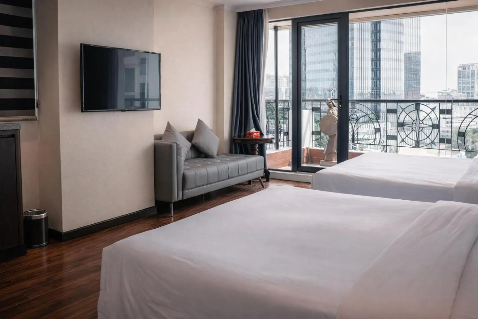 TV and multimedia, Bed in Bon Ami Hotel - Thiên Xuân Hotel