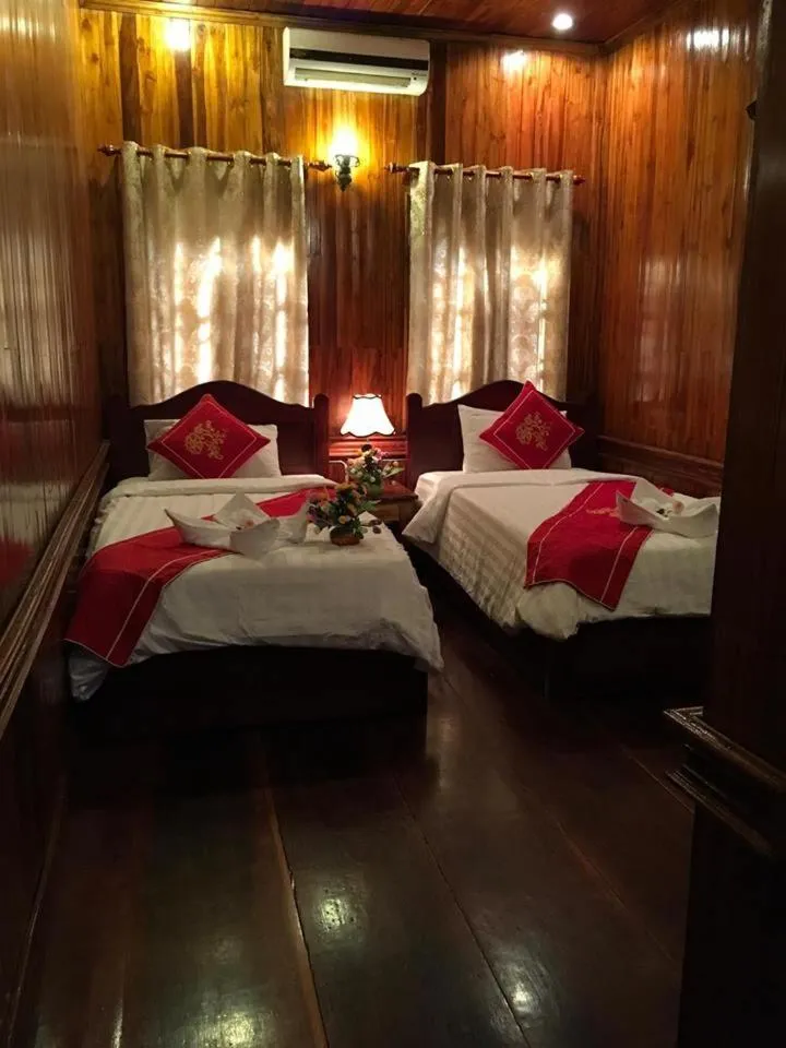 Photo of the whole room, Bed in Villa Phathana Boutique Hotel