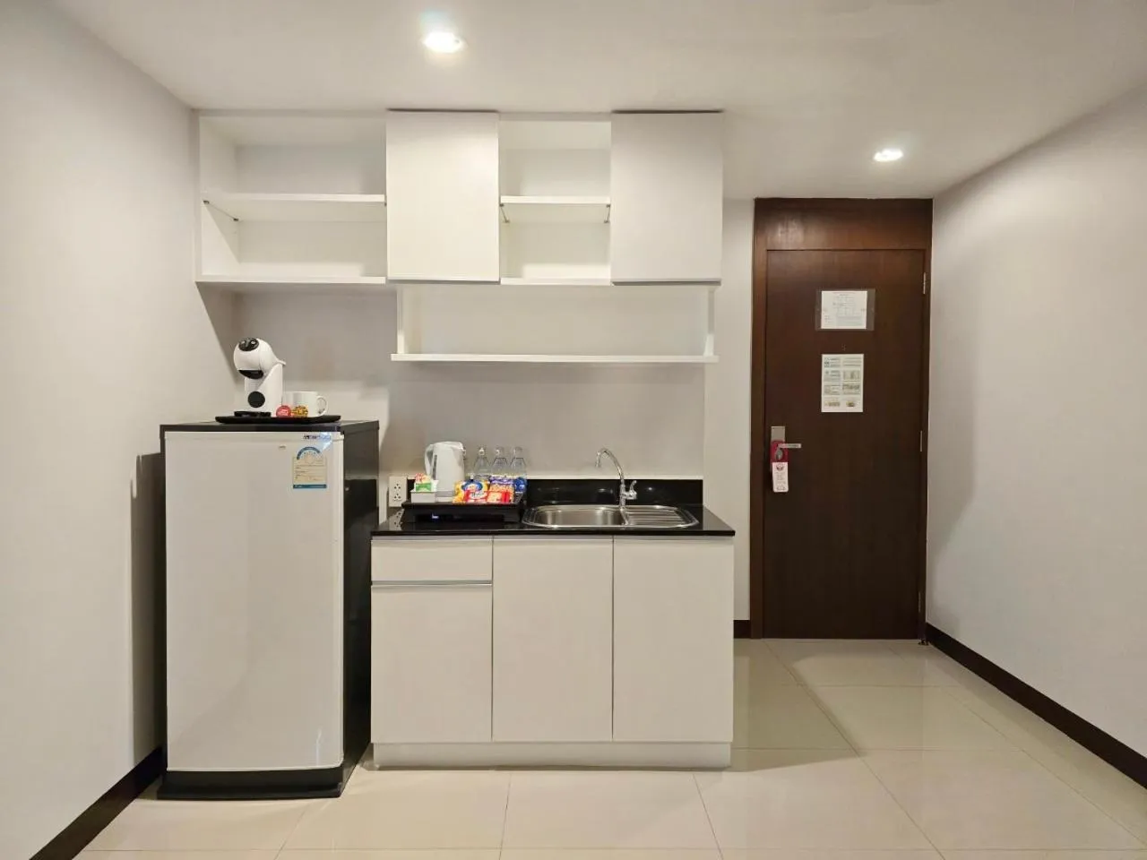 Coffee/tea facilities in Avion Hotel