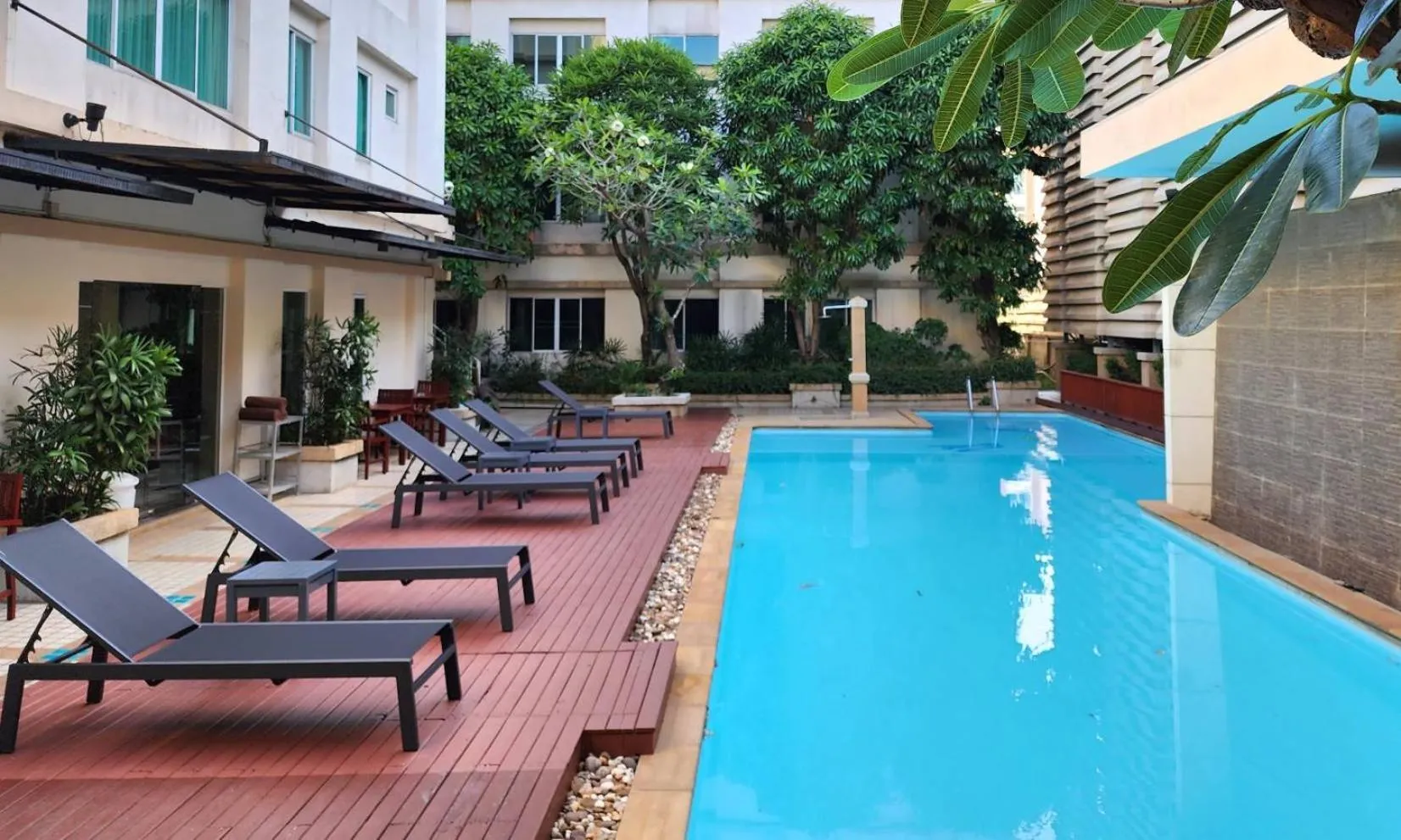 Swimming pool in Avion Hotel