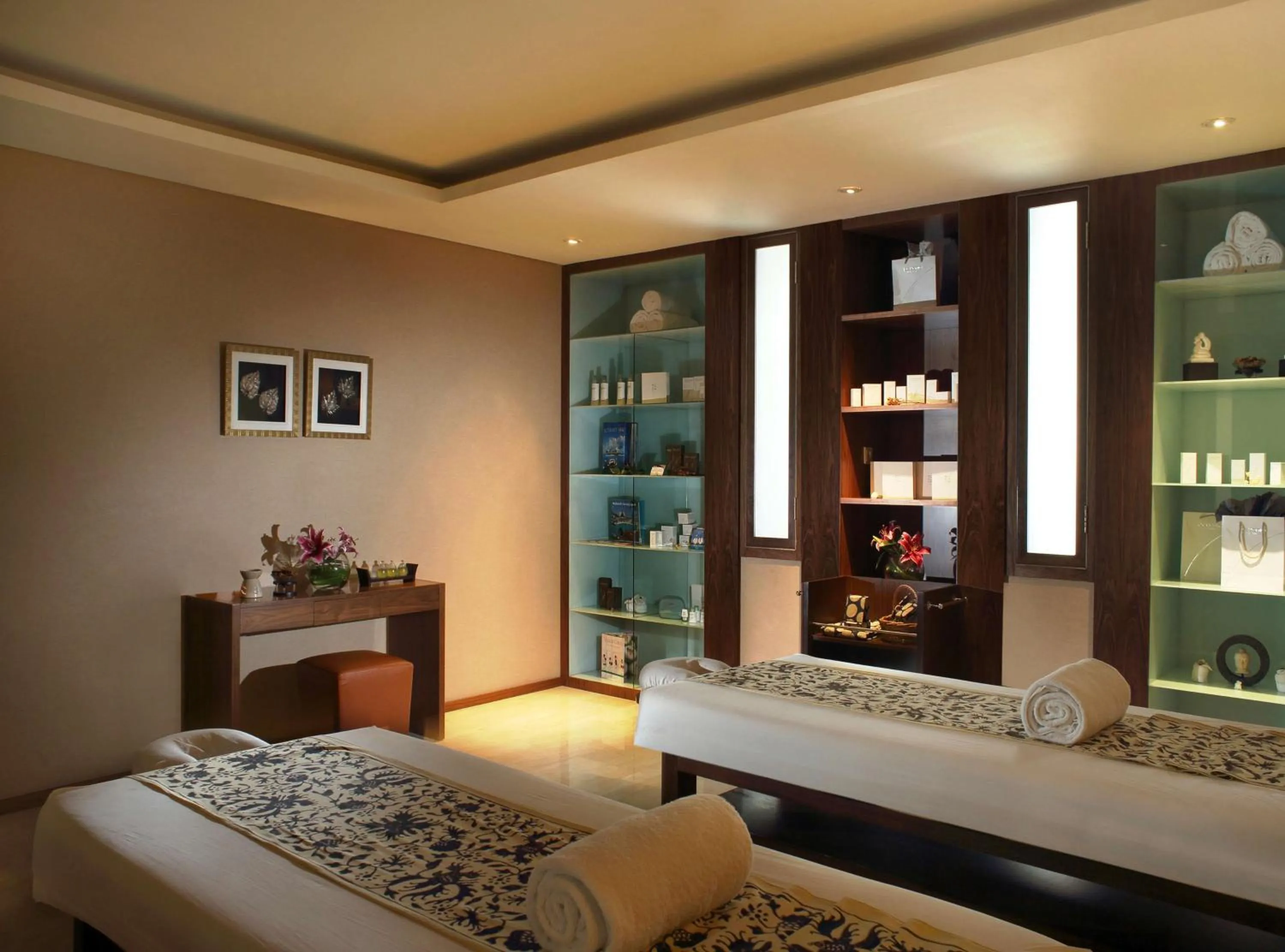 Spa and wellness centre/facilities, Bed in Hilton Bandung
