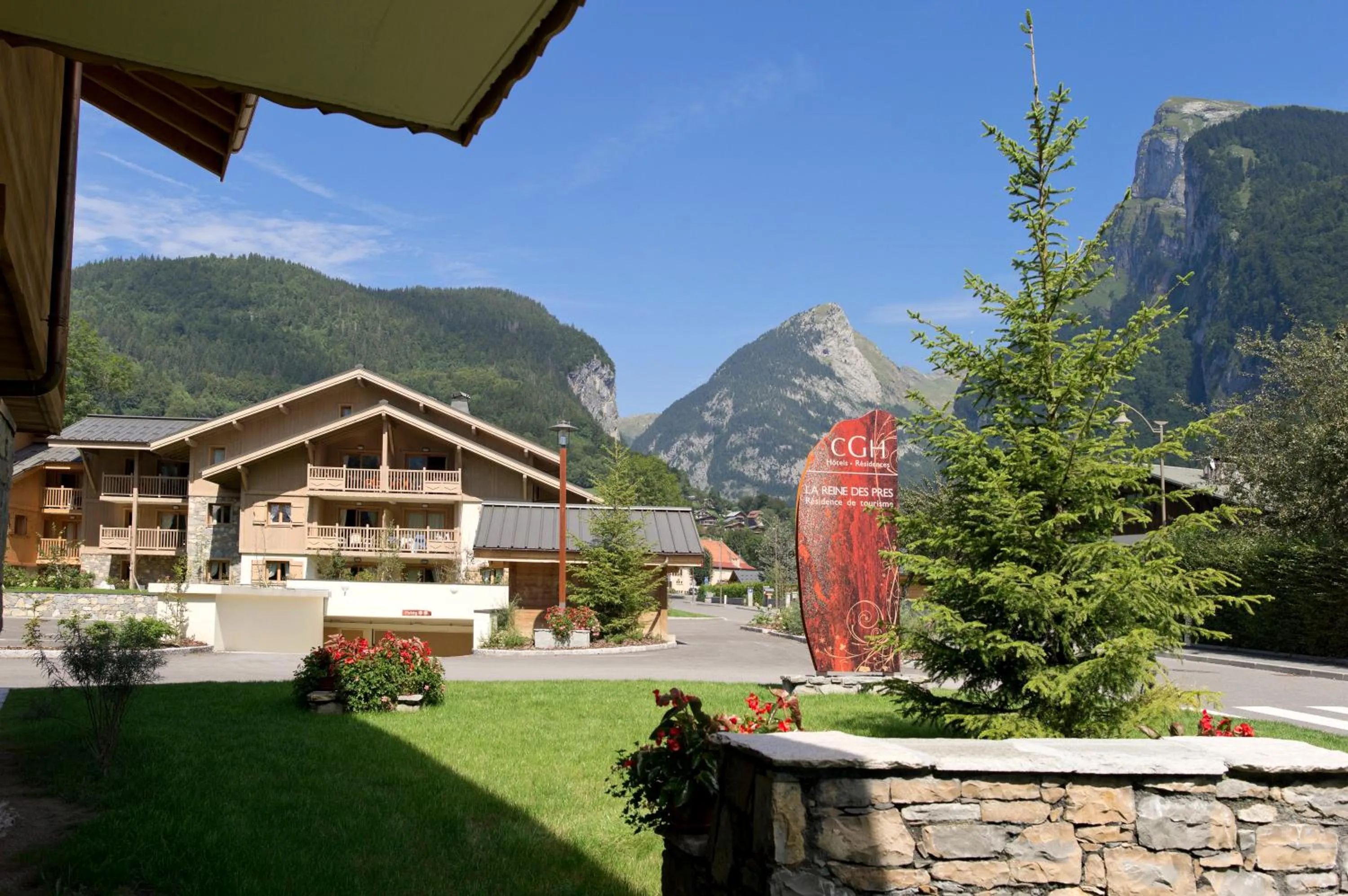Facade/entrance in CGH Résidences & Spas La Reine des Prés
