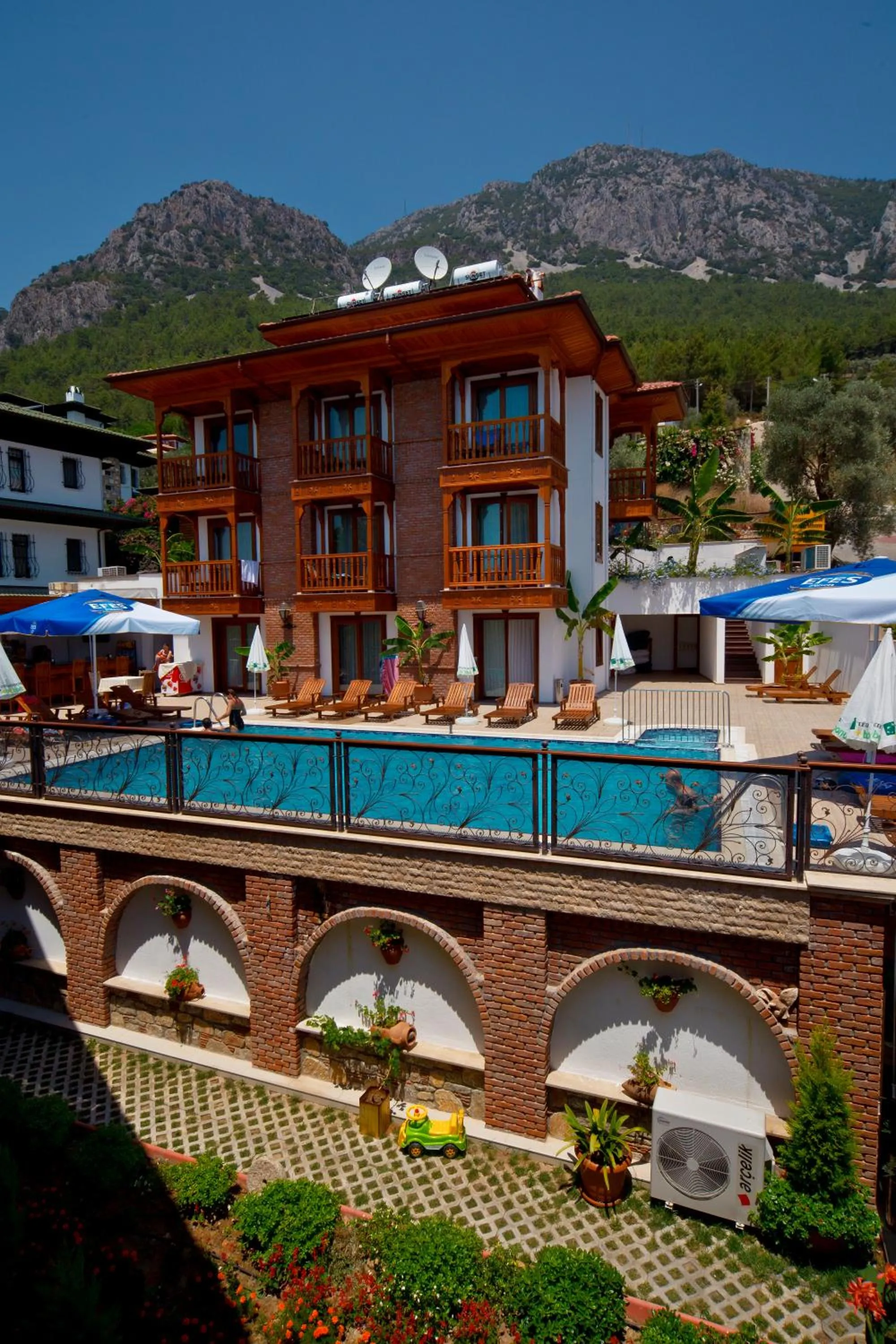 Facade/entrance in Hotel Azmakhan