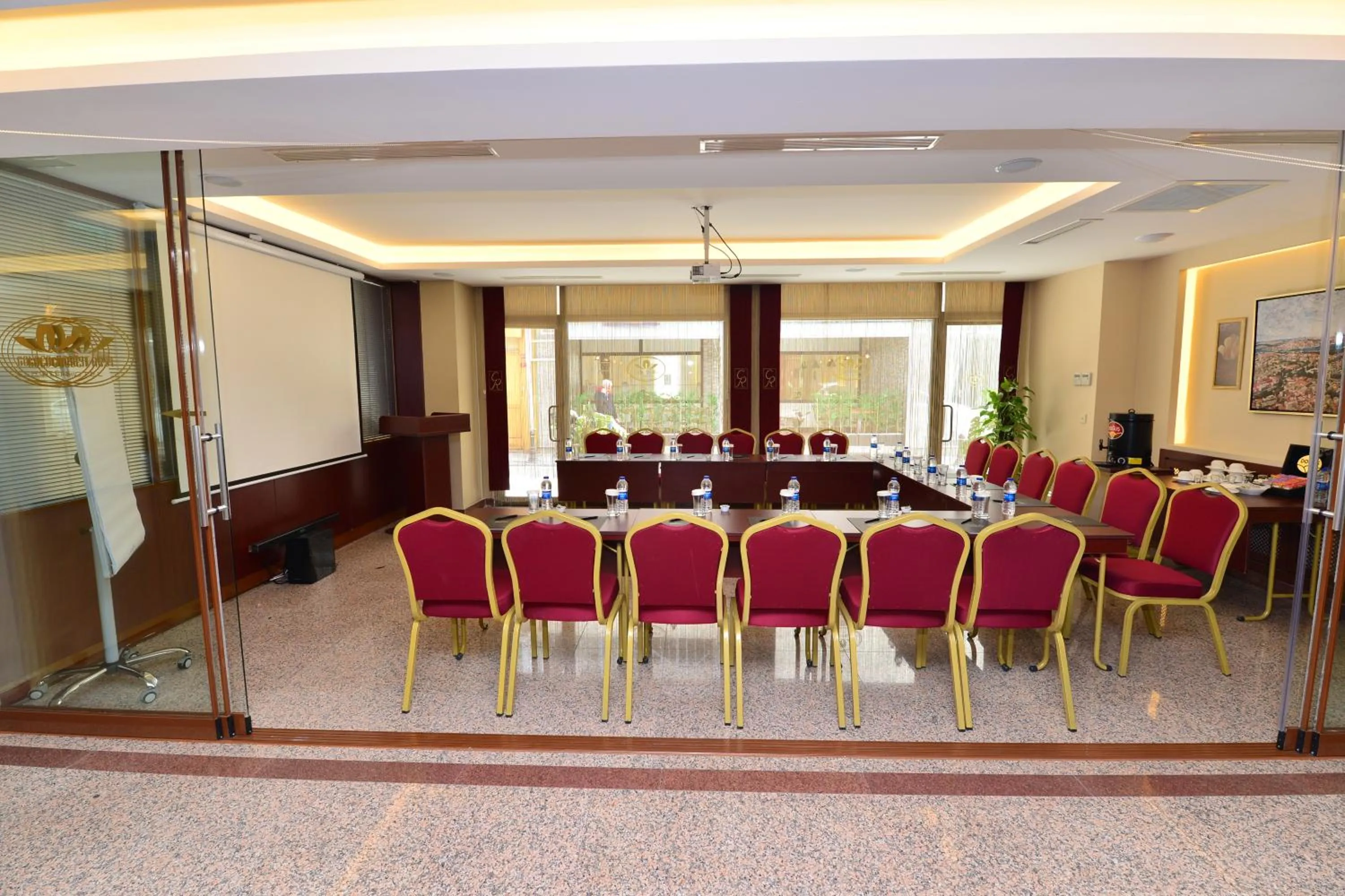 Meeting/conference room in Golden Siyav Hotel
