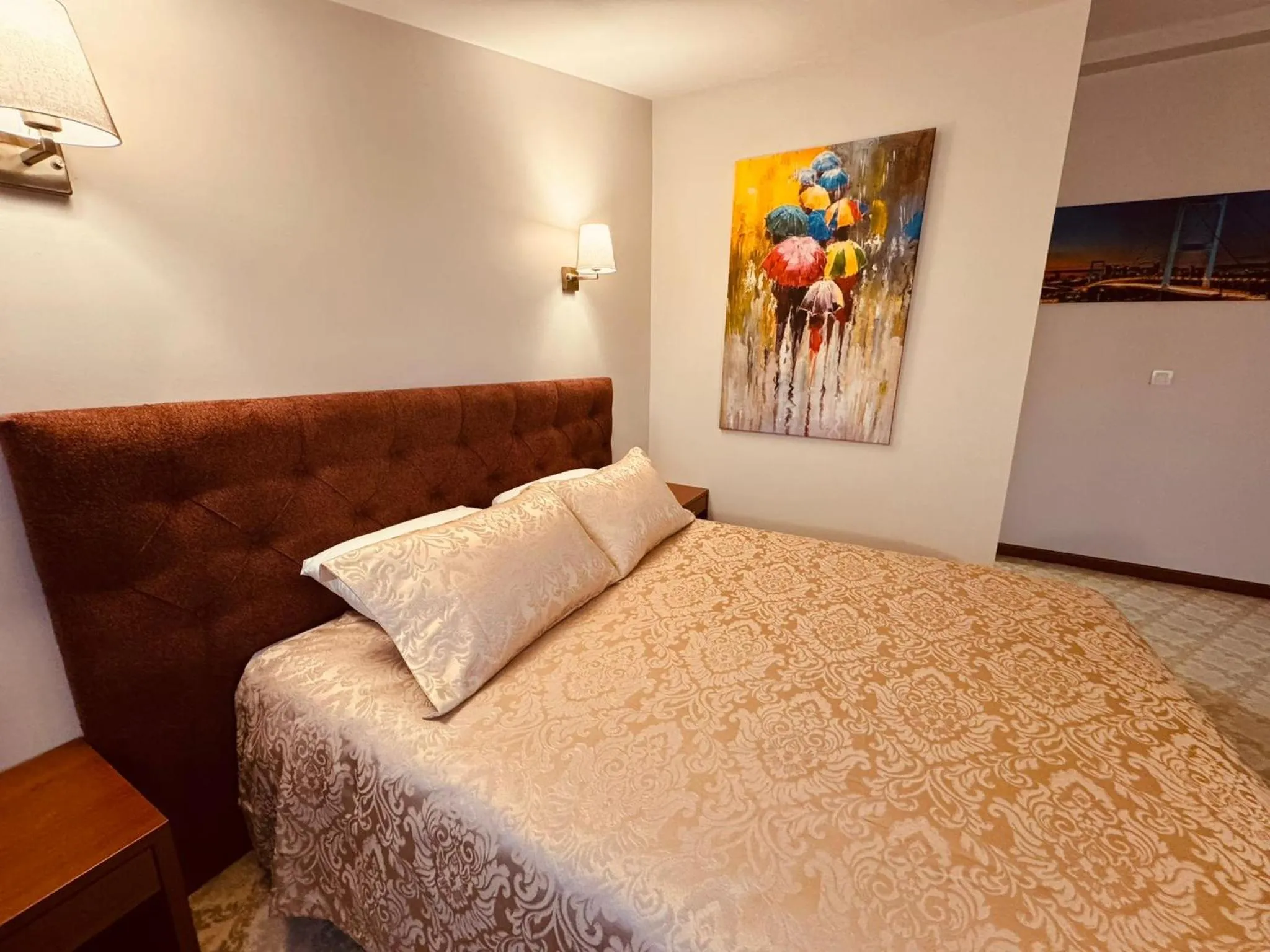 Bed in Golden Siyav Hotel