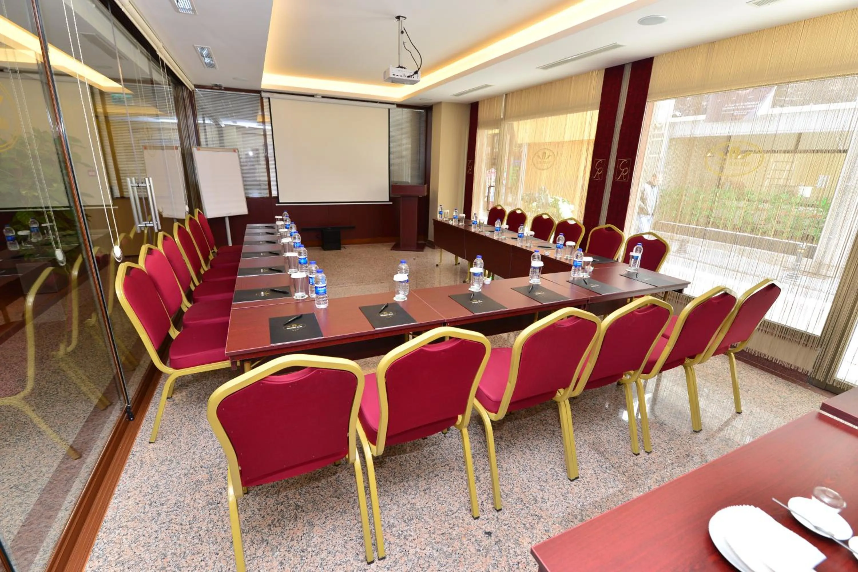 Meeting/conference room in Golden Siyav Hotel