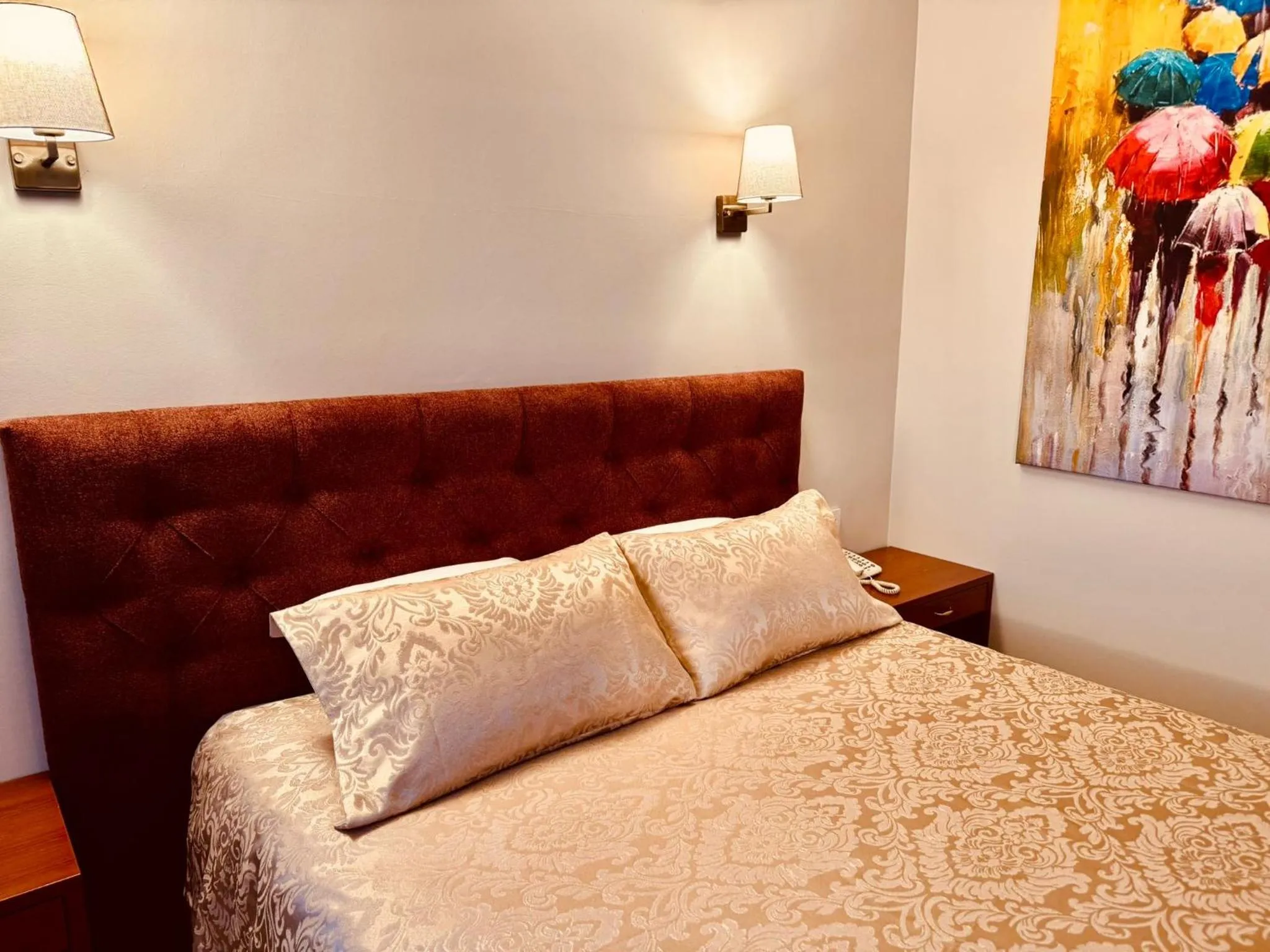 Bed in Golden Siyav Hotel