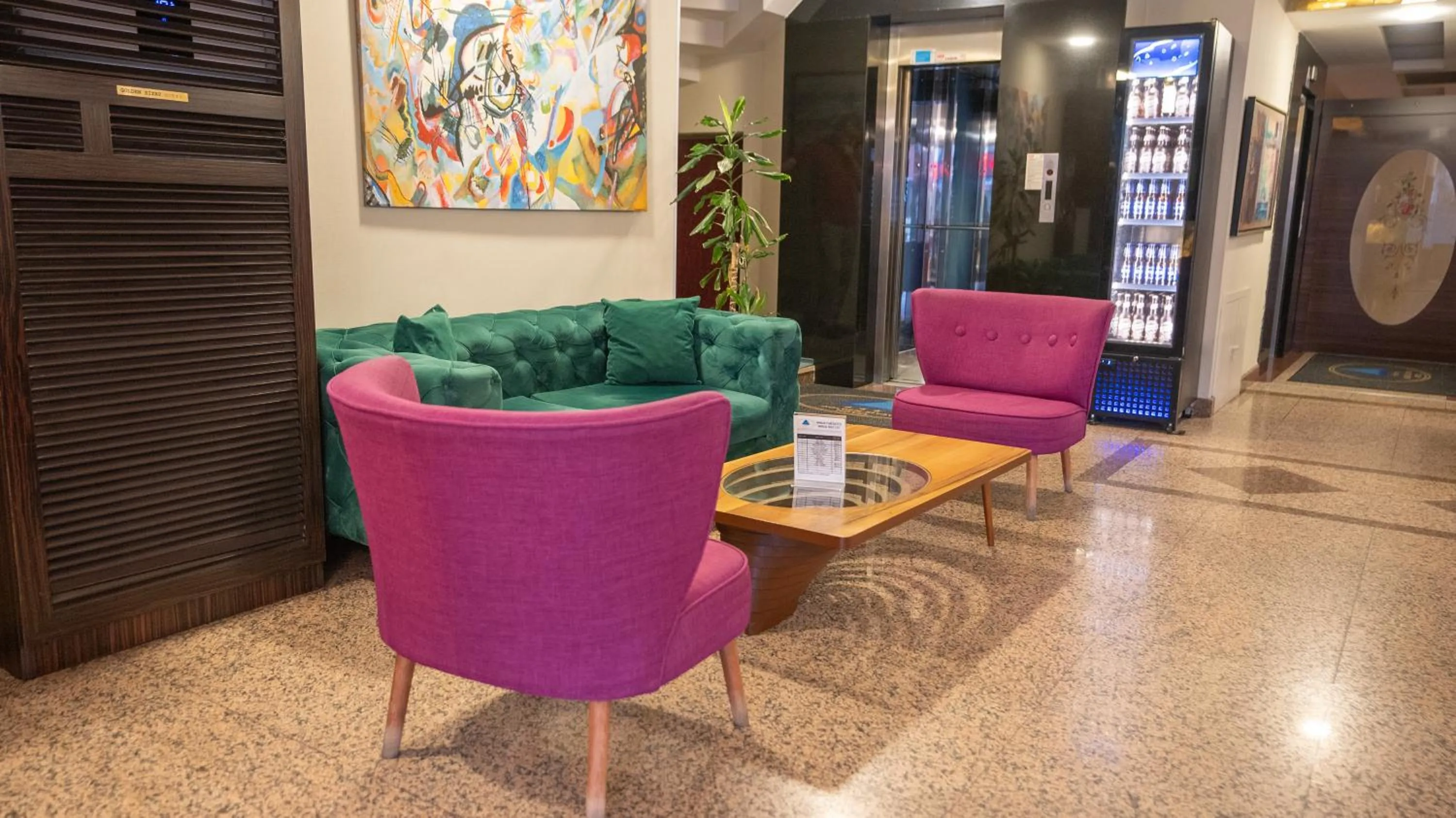 Seating area in Golden Siyav Hotel