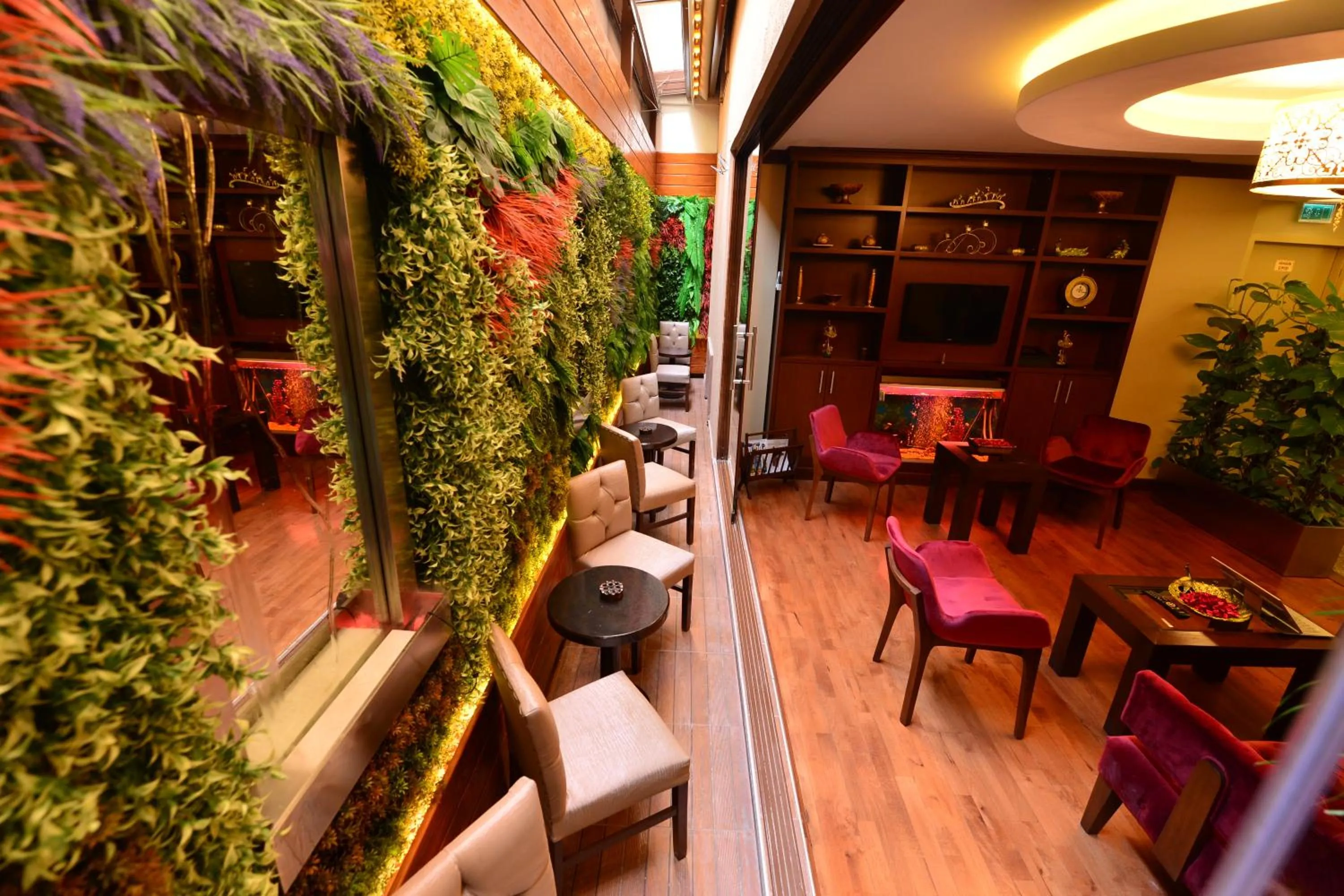 Garden in Golden Siyav Hotel