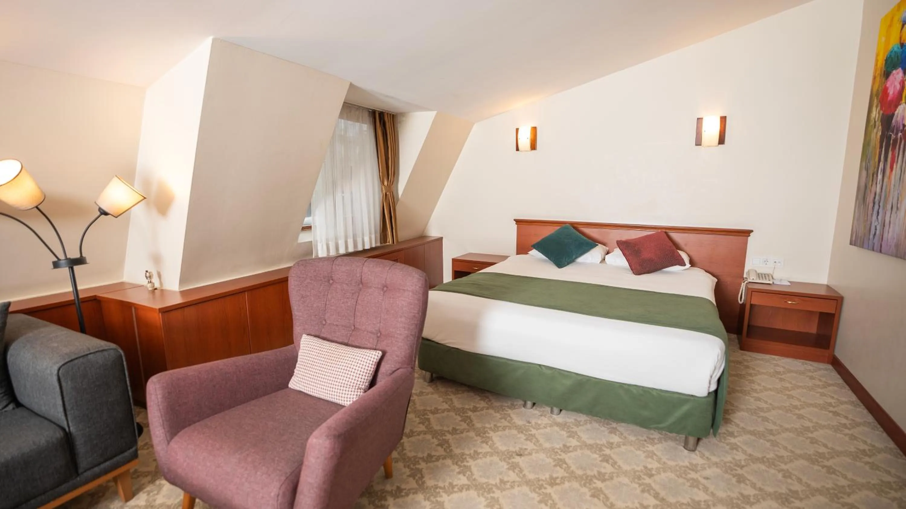 Bed in Golden Siyav Hotel