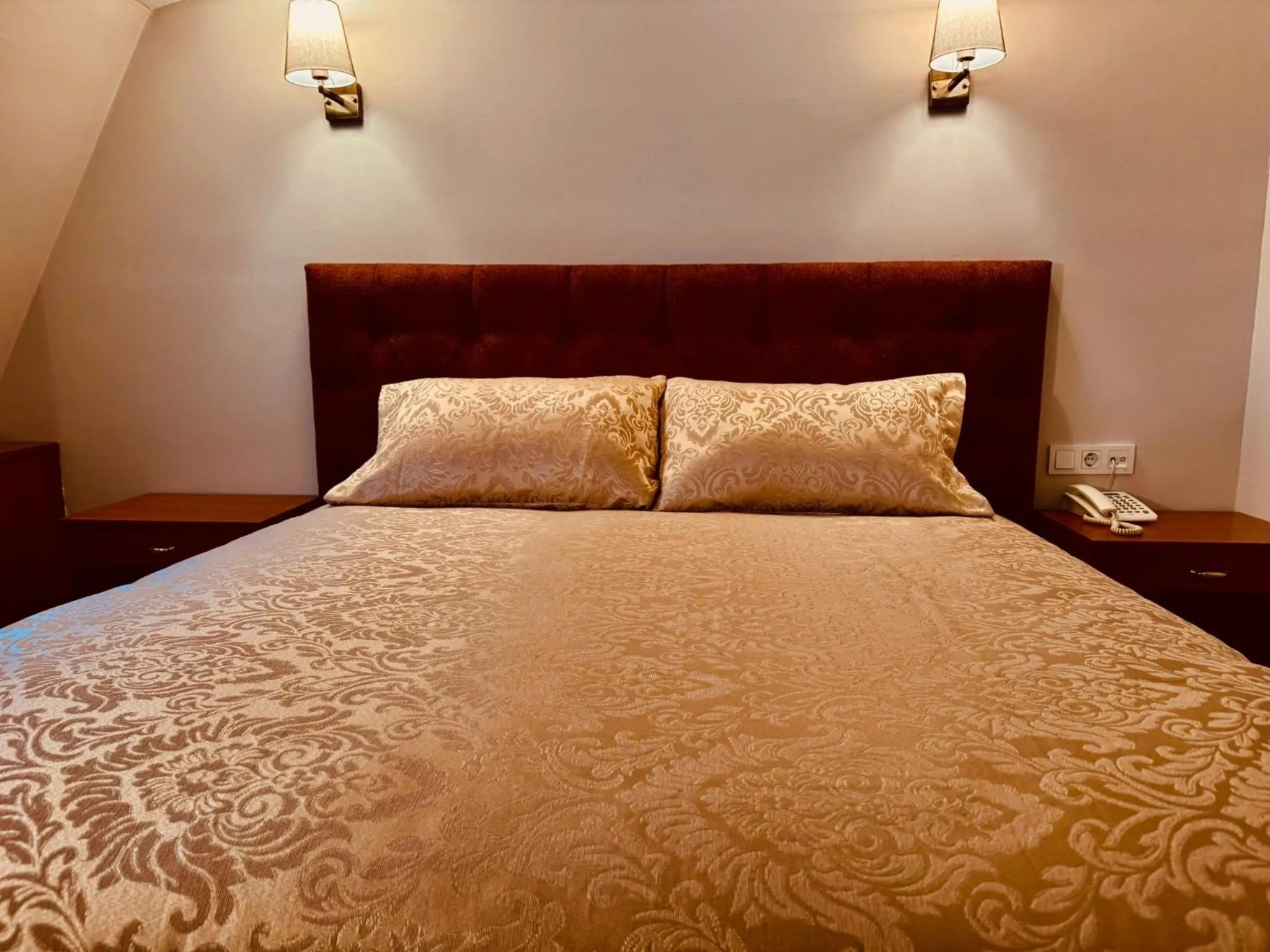 Bed in Golden Siyav Hotel