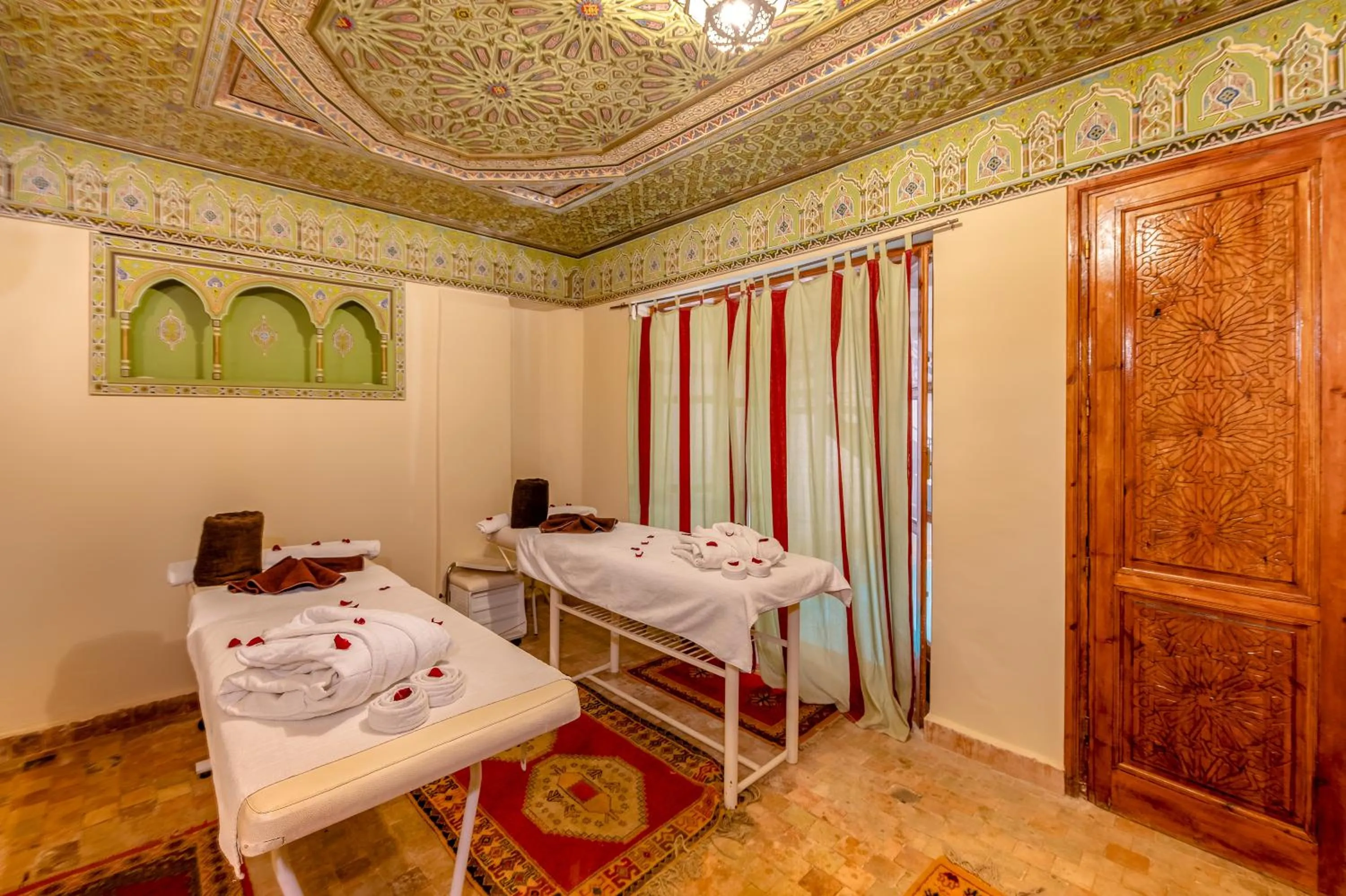 Massage, Bed in Riad Amina