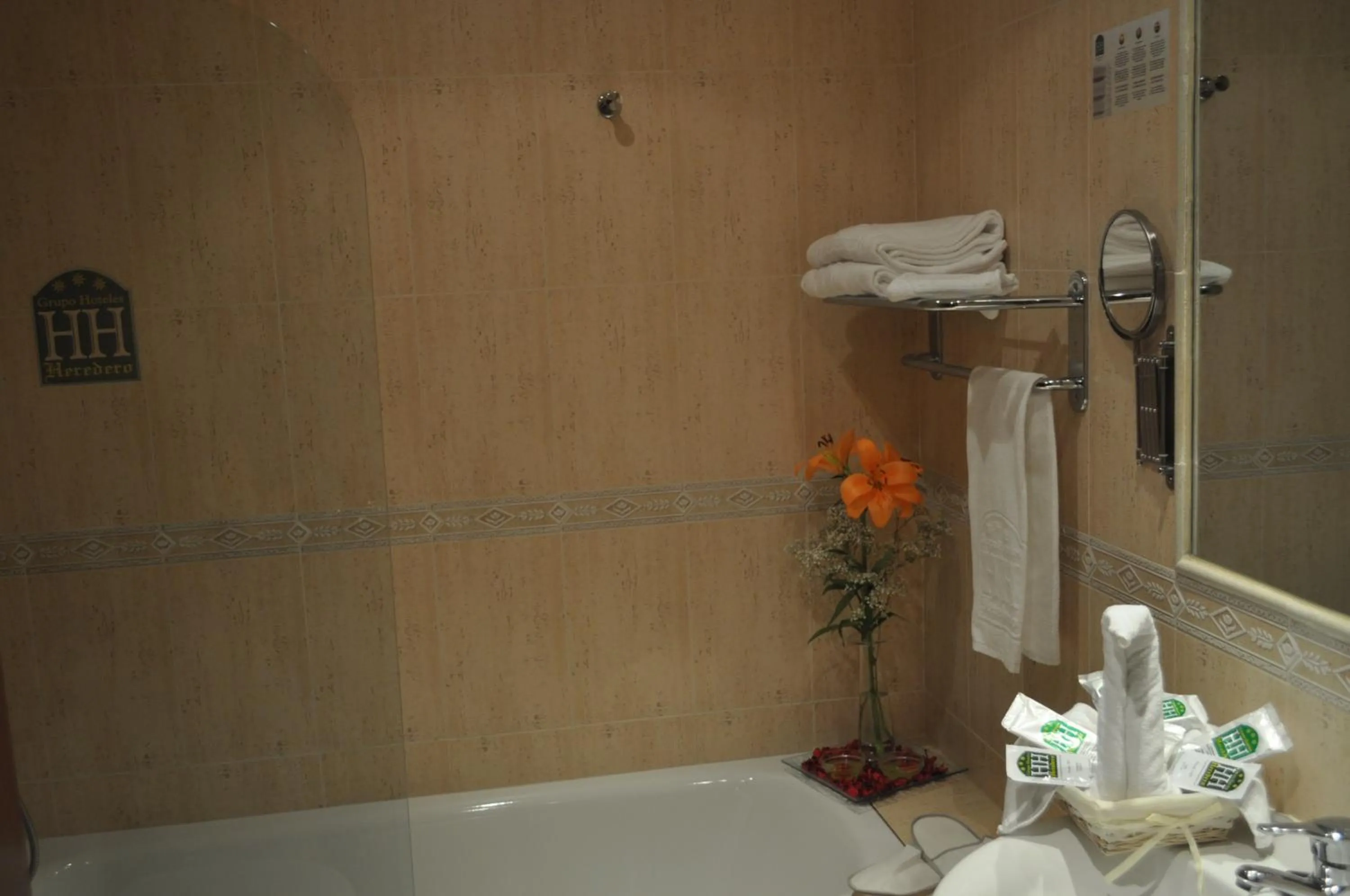 Bathroom in Hotel Heredero