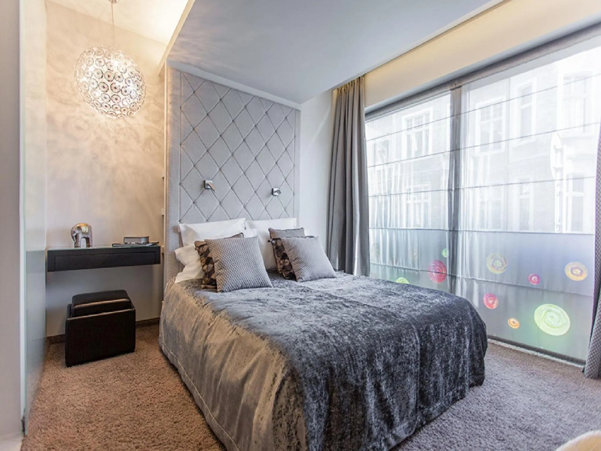 Bed in Soleil Boutique H