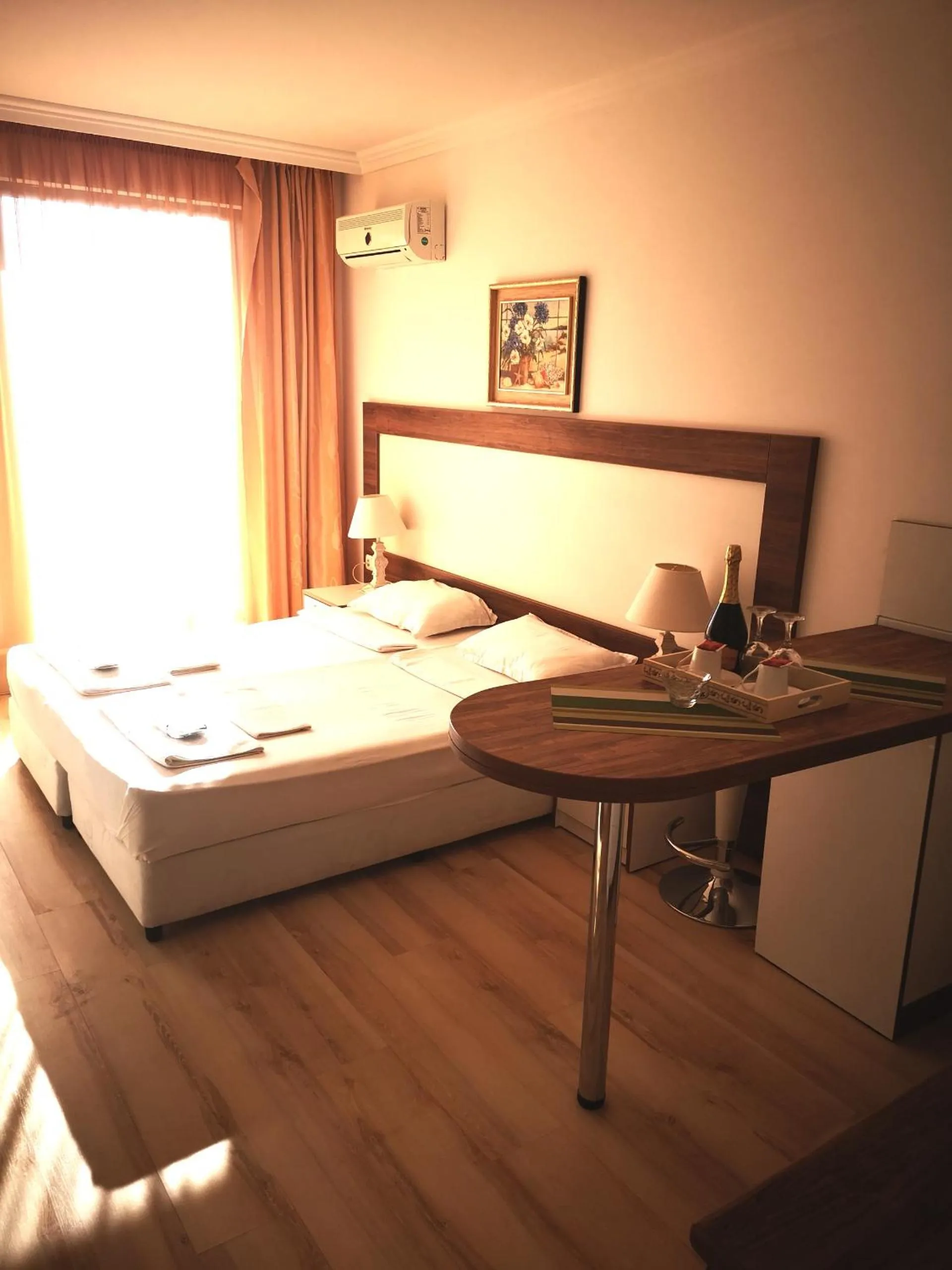 Deluxe Double Room with Side Sea View in OLYMP Apart-Complex