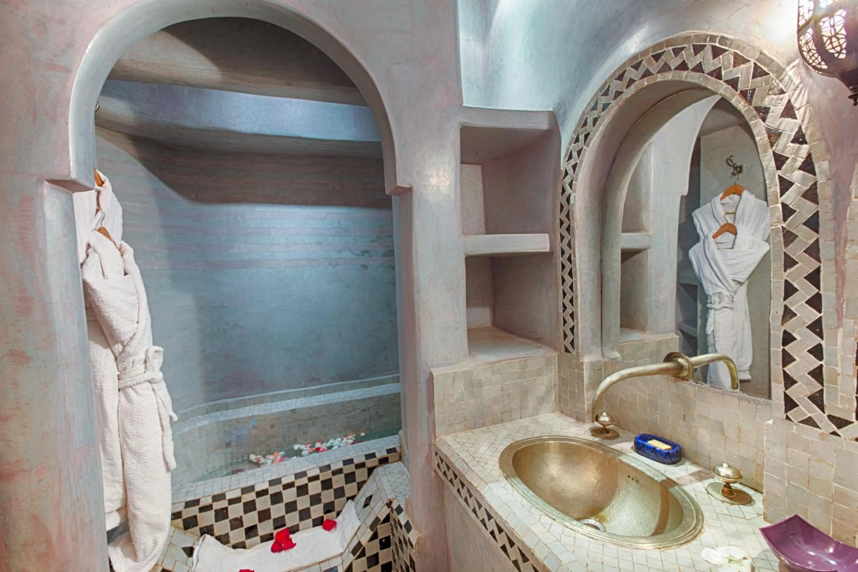 Bathroom in Riad Kenzo