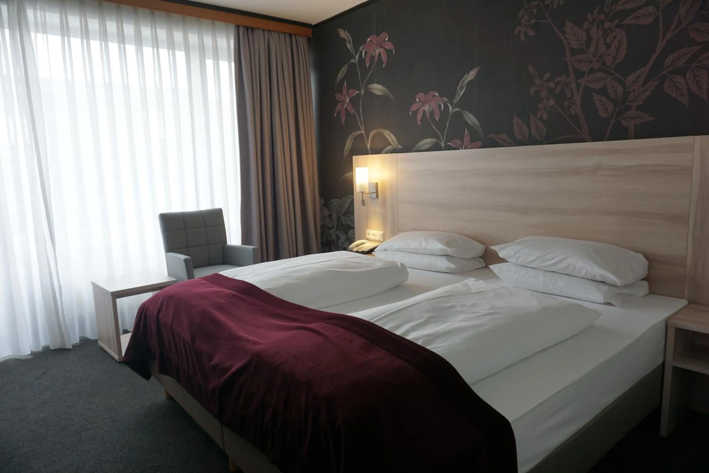 Bed in Hotel Senator München