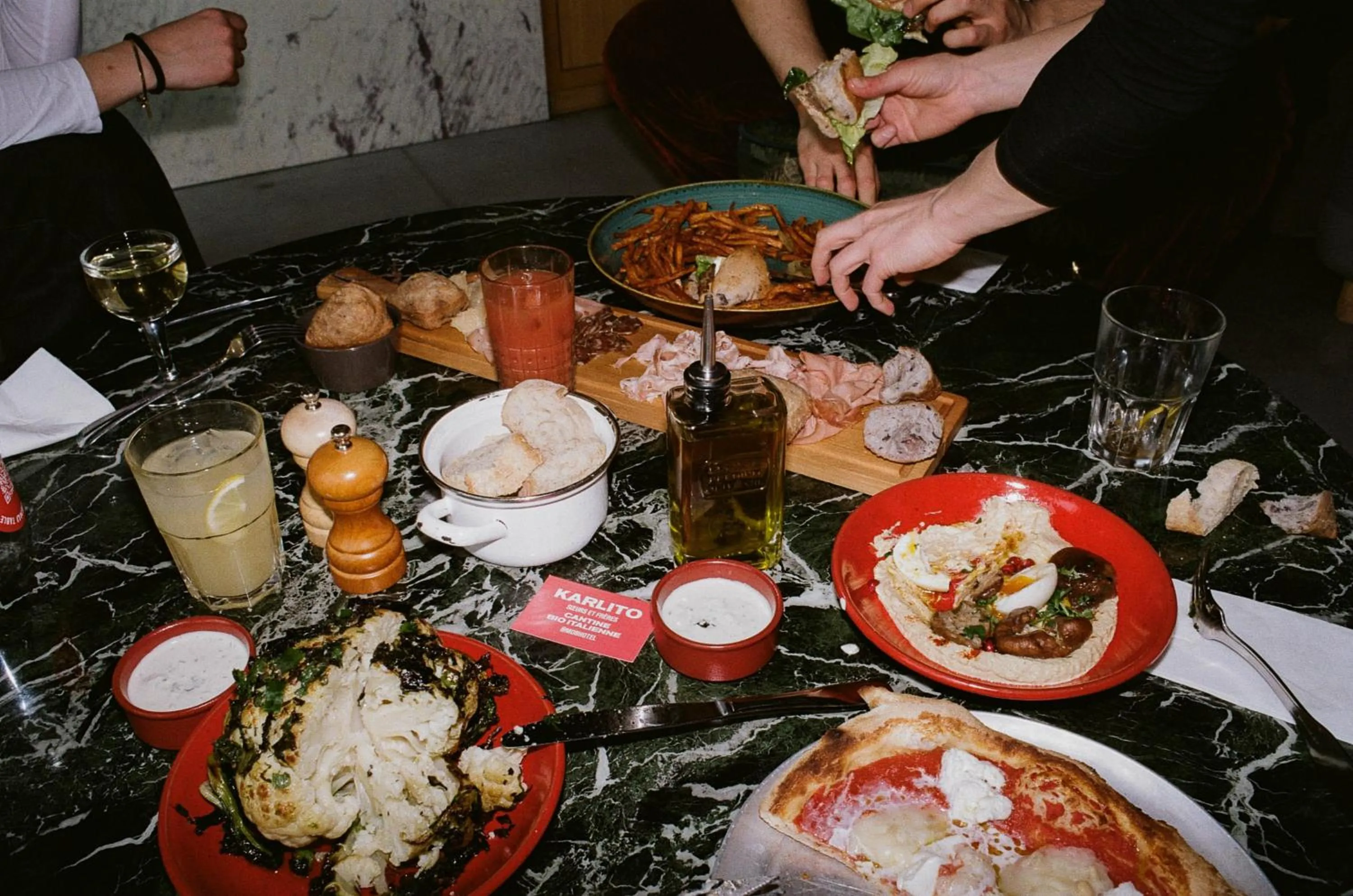 Restaurant/places to eat in MOB HOTEL Lyon Confluence