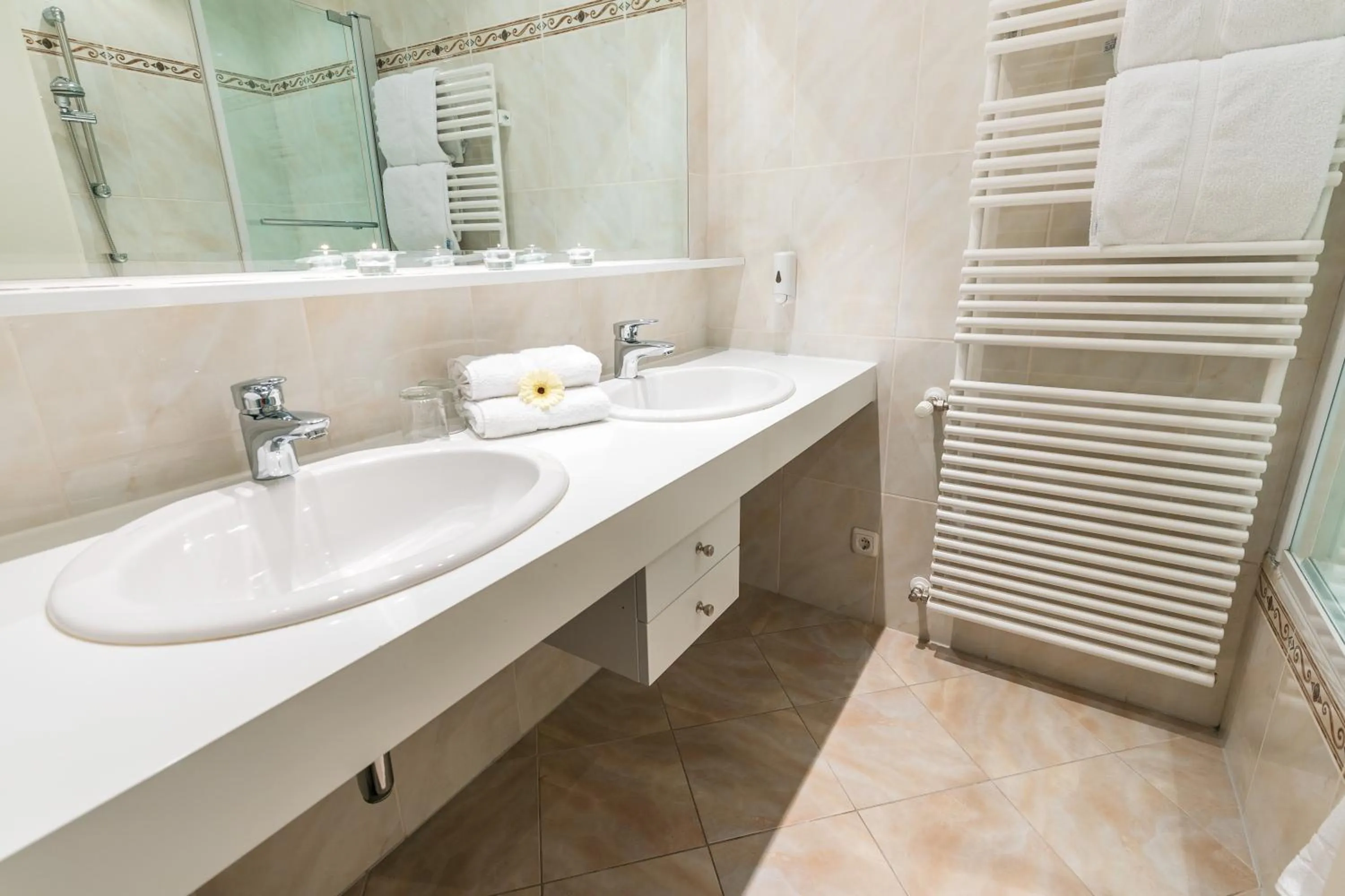 Bathroom in Hotel Antonius