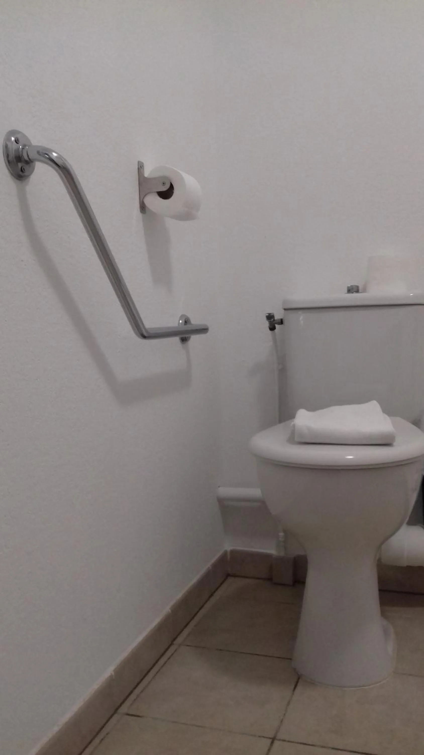 Toilet in Résid'Artel Cadarache - ITER
