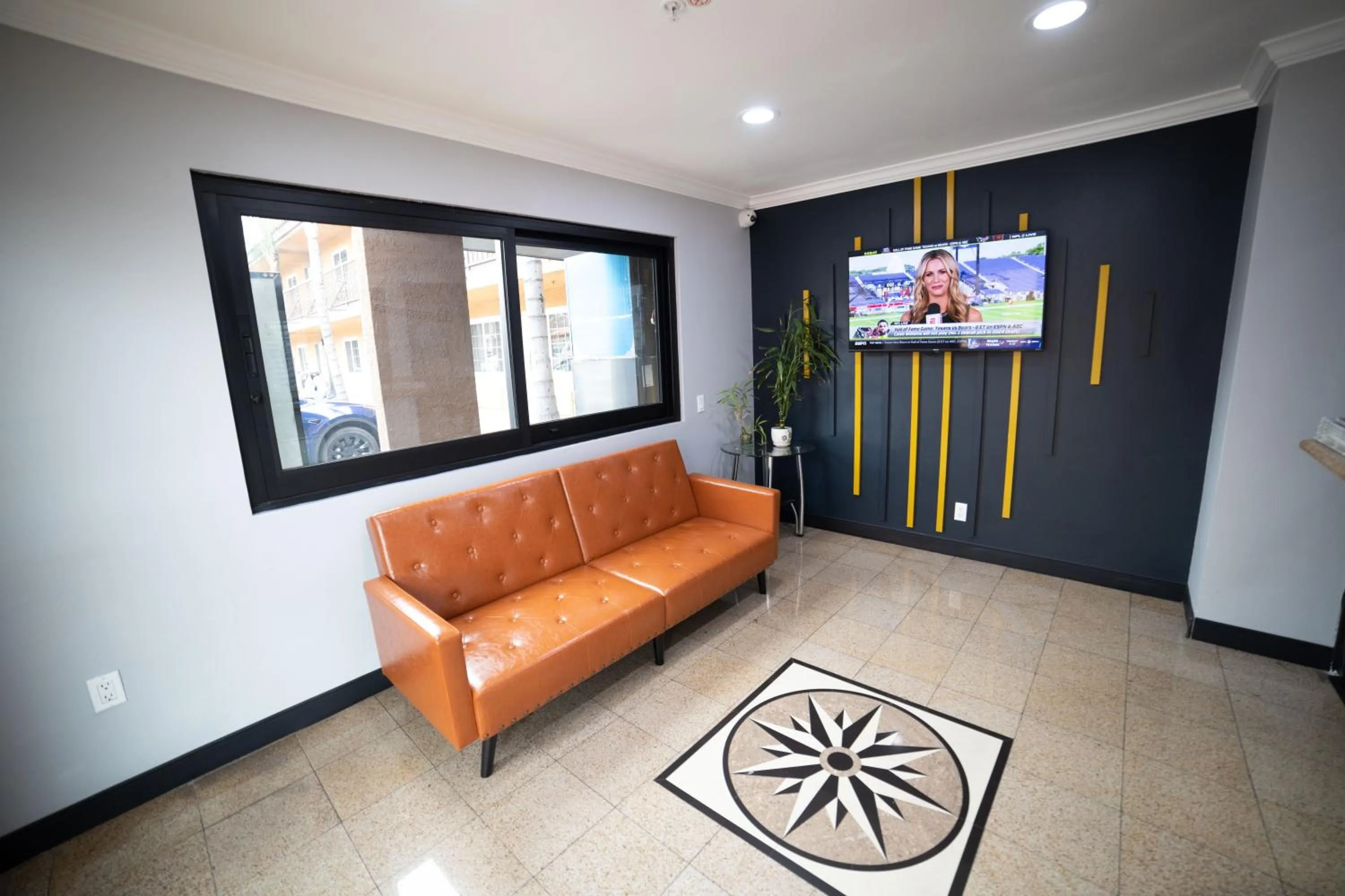 Lobby or reception in Express Inn & Suites Ontario Airport