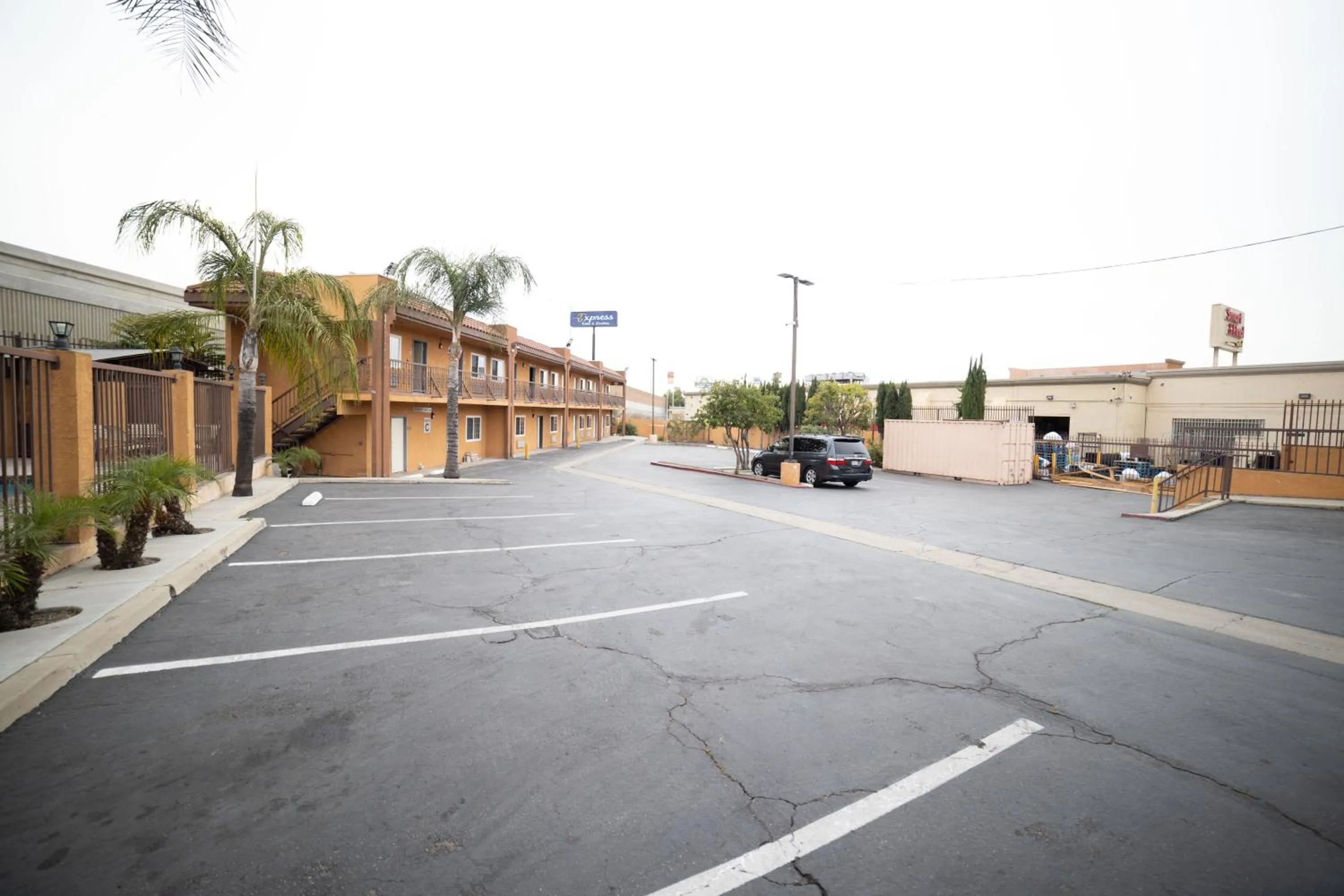 Location in Express Inn & Suites Ontario Airport
