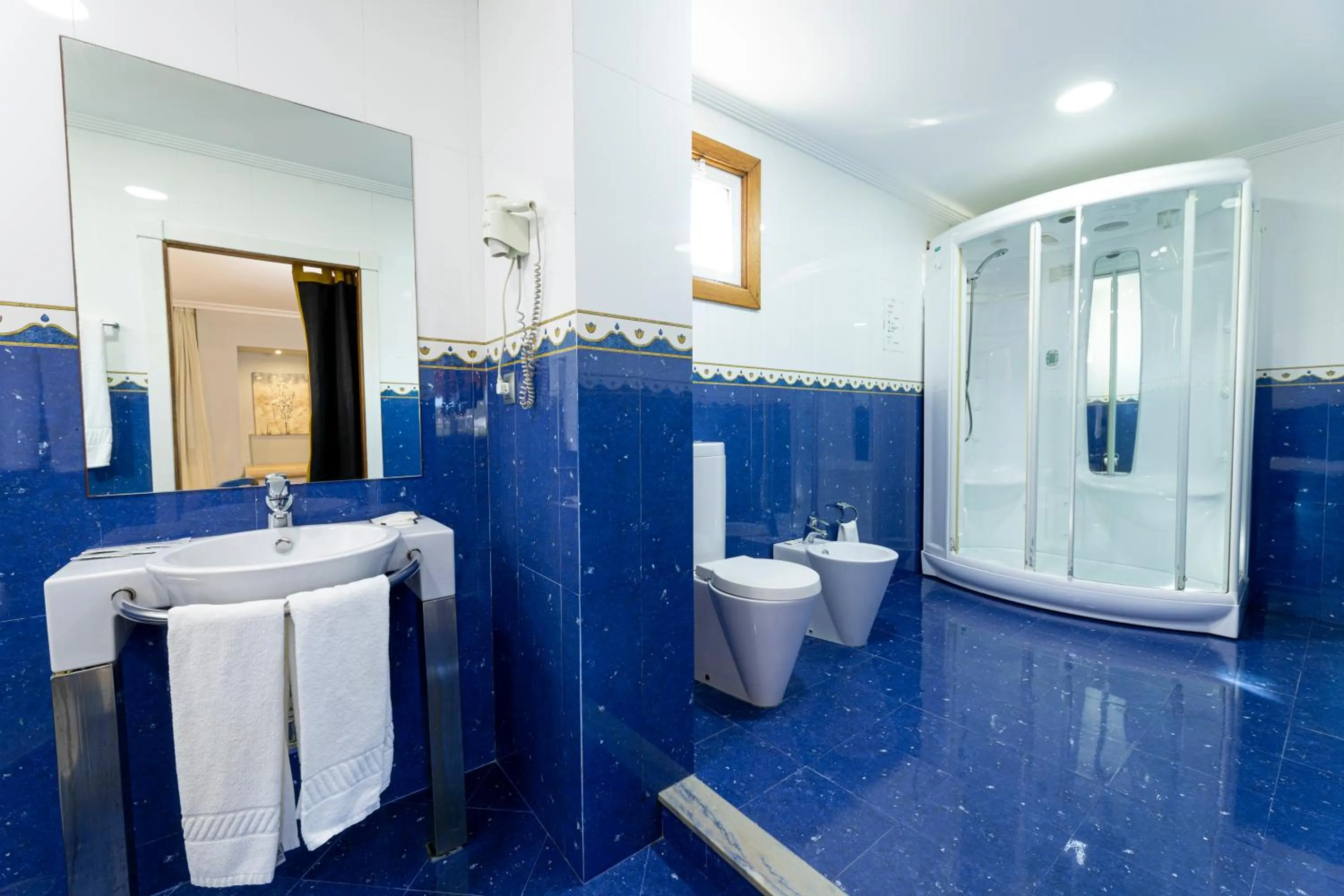 HOTEL HOLIDAY camino de Santiago por la costa