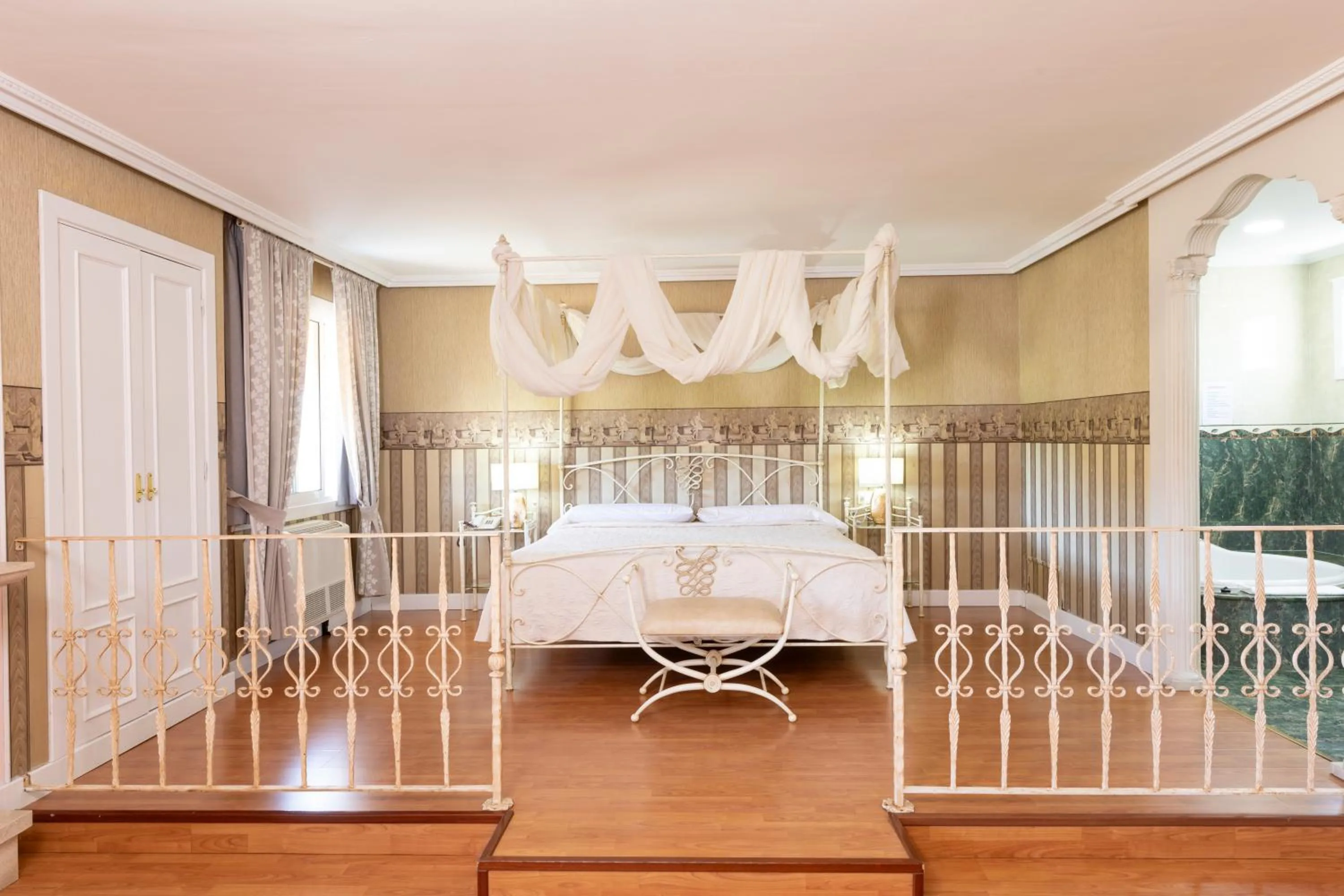 Bed in HOTEL HOLIDAY camino de Santiago por la costa