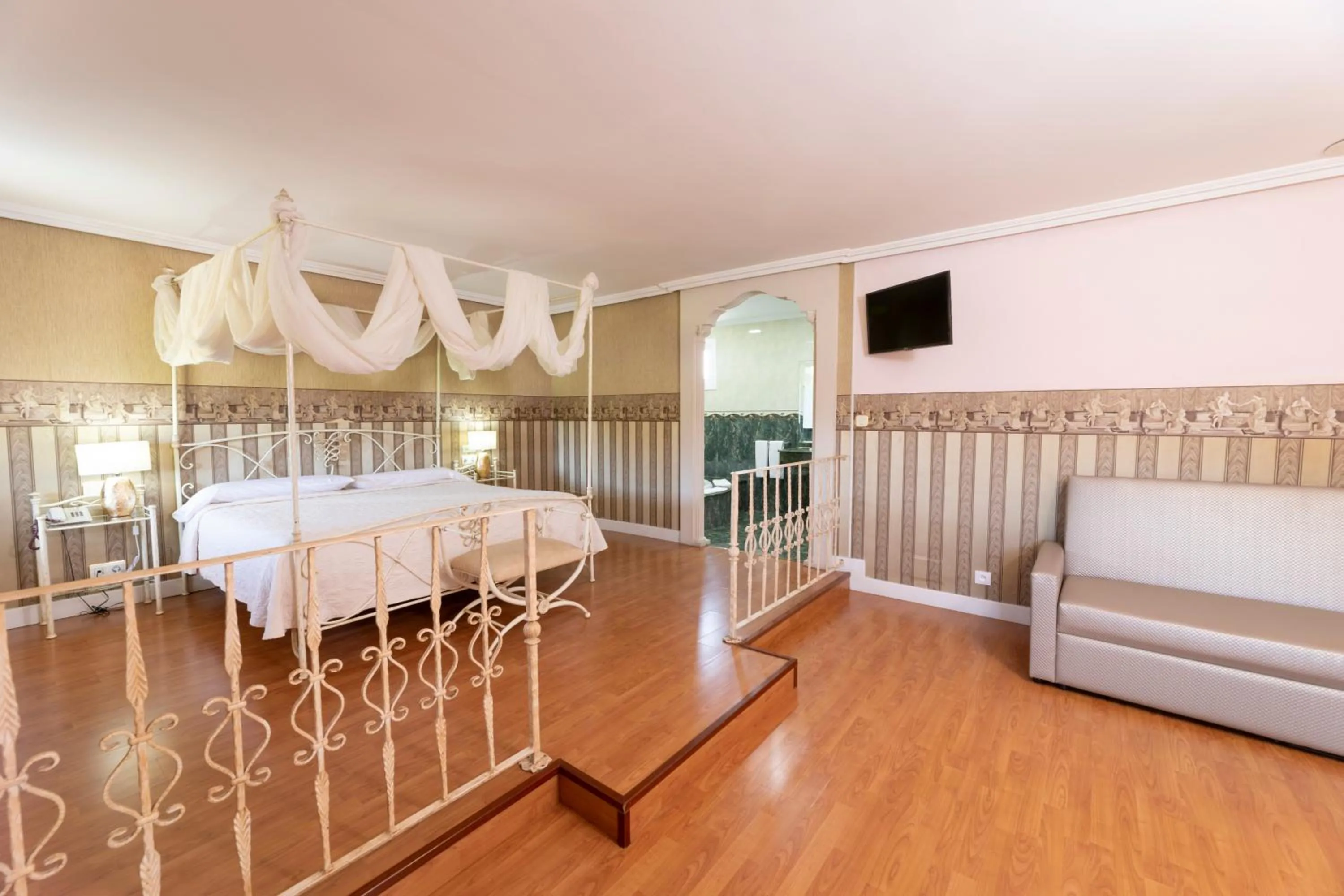 Bed in HOTEL HOLIDAY camino de Santiago por la costa