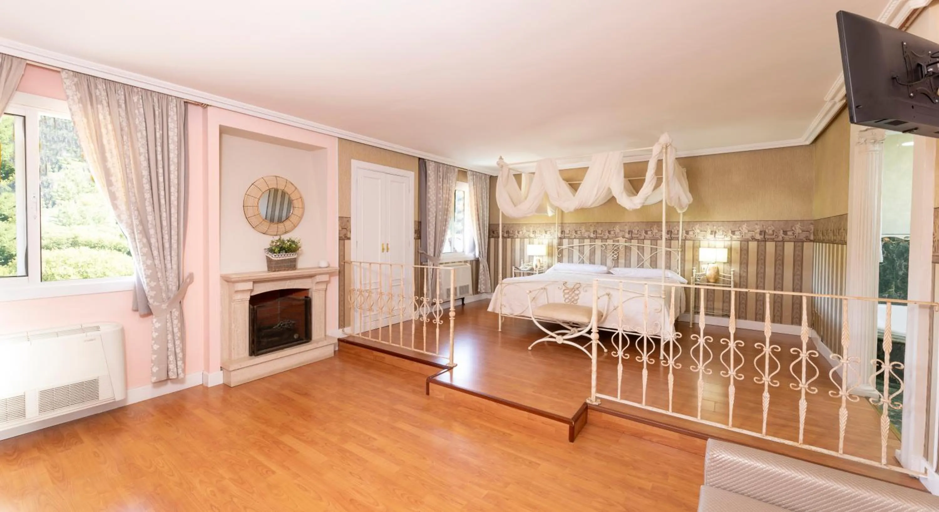 Bed in HOTEL HOLIDAY camino de Santiago por la costa