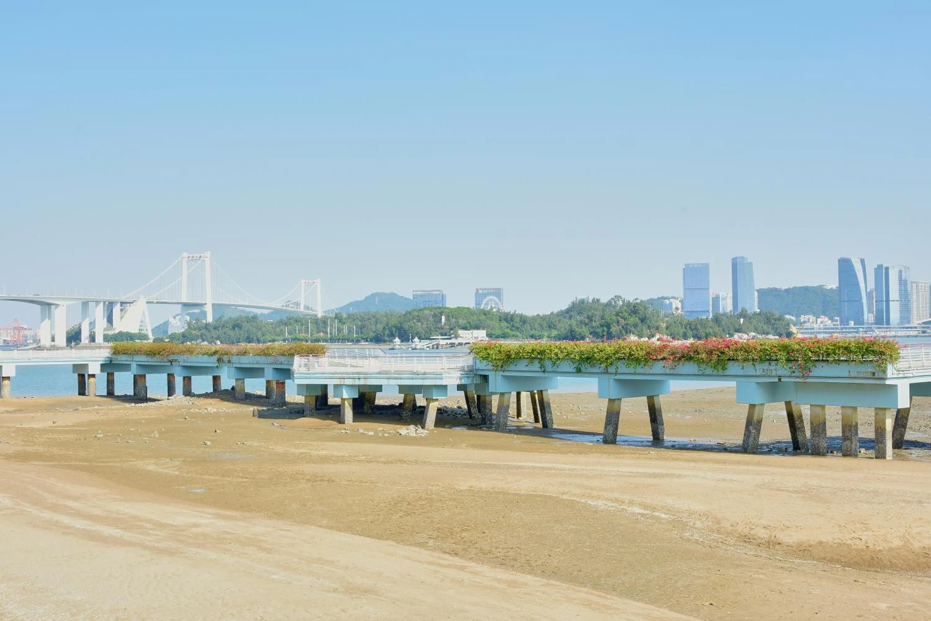Beach in HUALUXE Xiamen Haicang Habour View